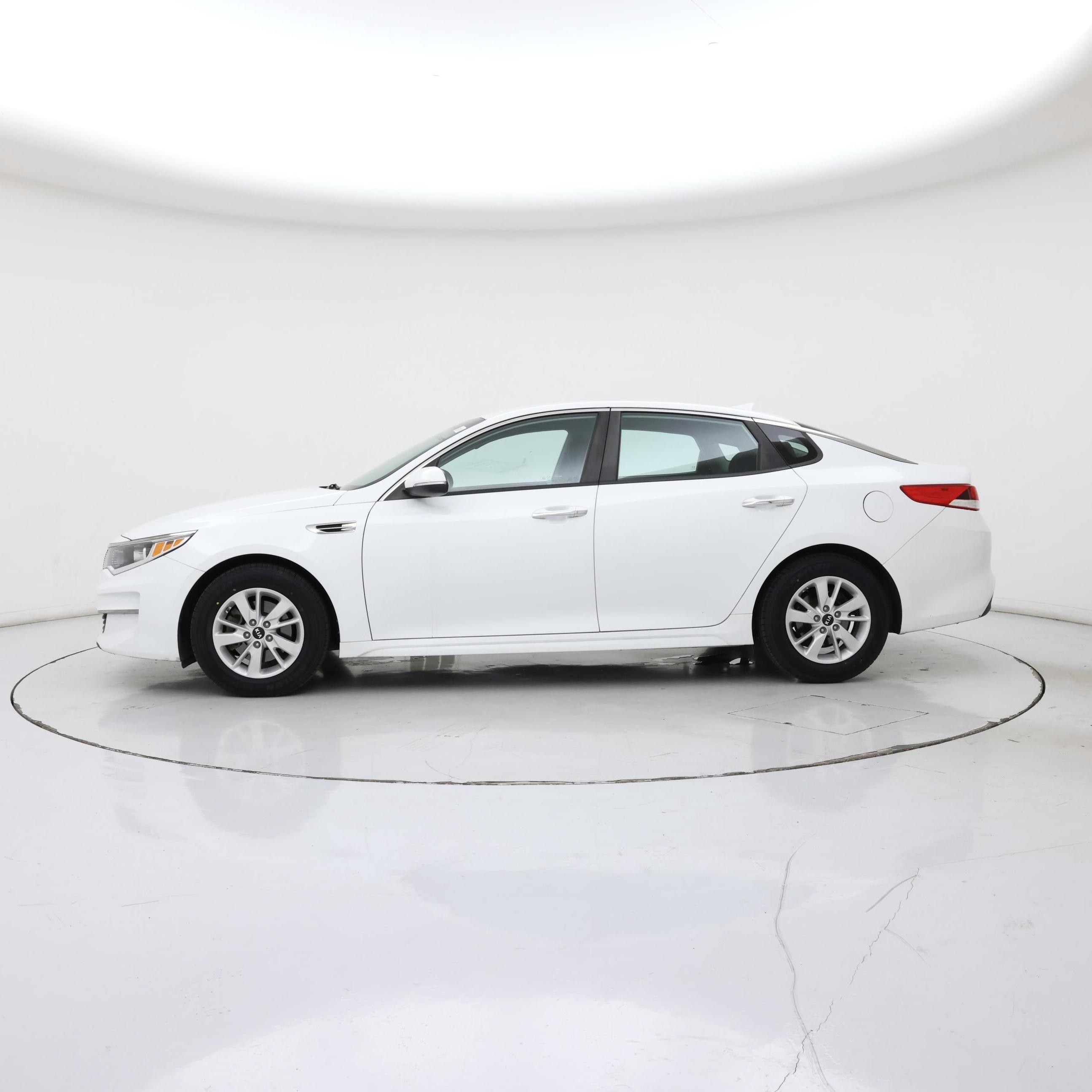Thumbnail: 2018 Kia Optima - 3