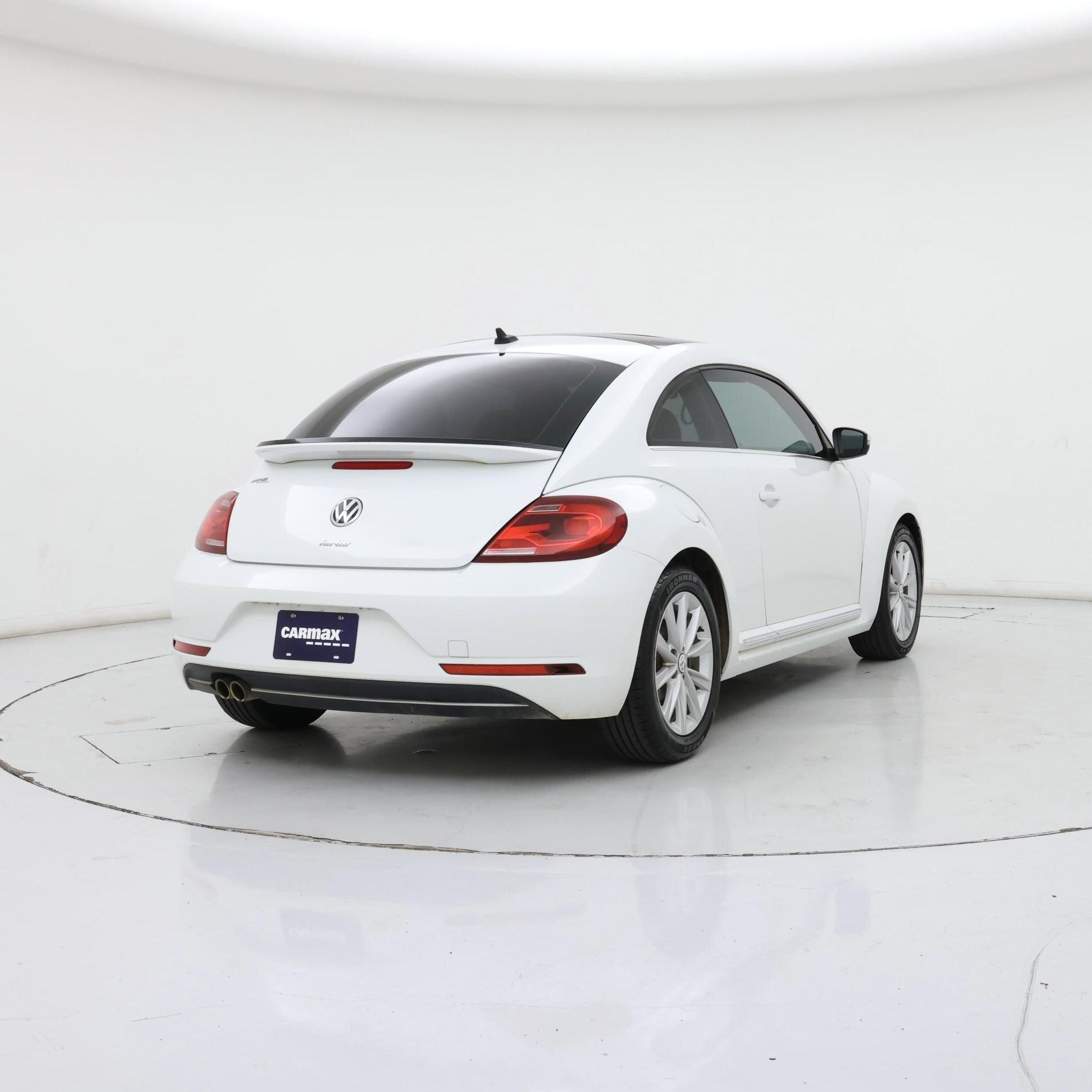 Thumbnail: 2018 Volkswagen Beetle - 8