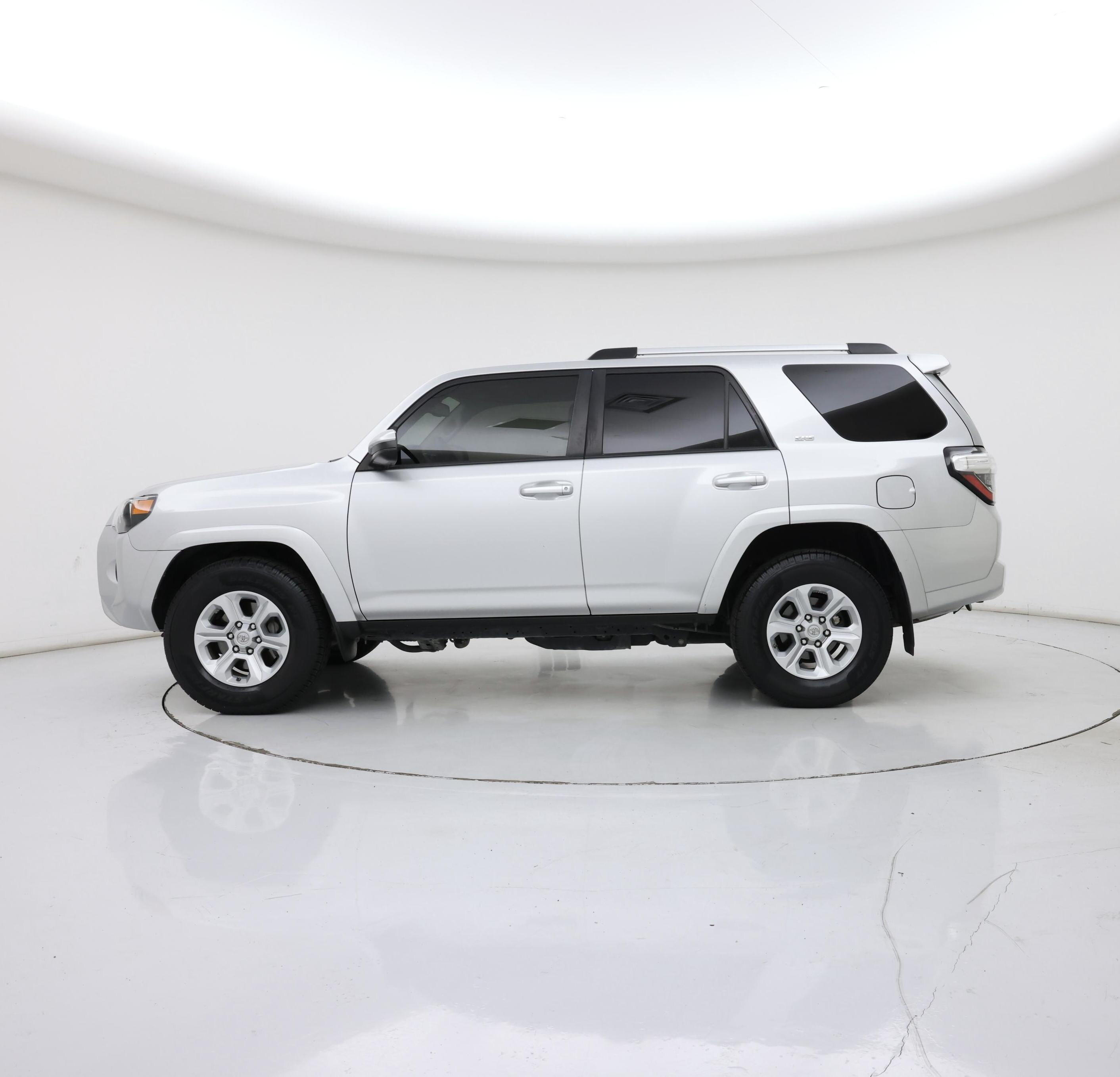 Thumbnail: 2021 Toyota 4Runner - 3