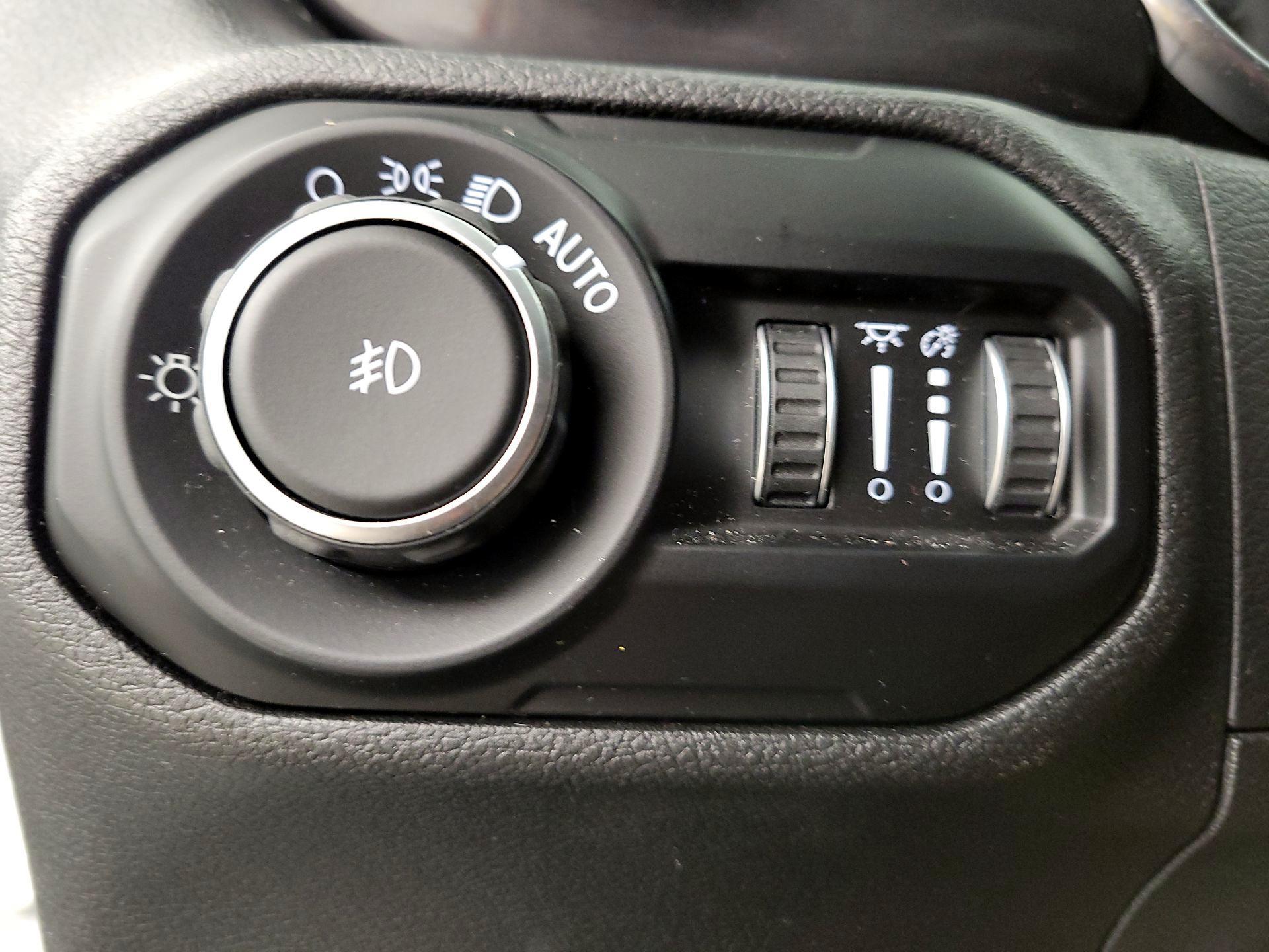 Thumbnail: 2021 Jeep Wrangler - 13