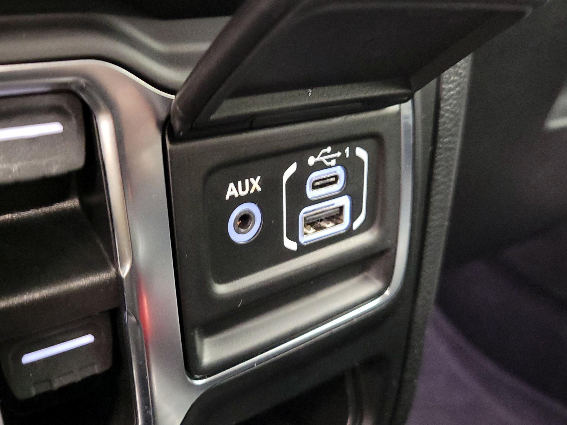 Thumbnail: 2021 Jeep Wrangler - 19