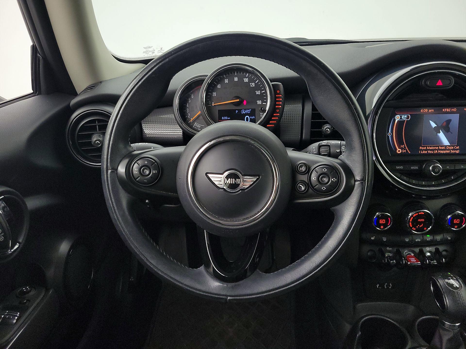 Thumbnail: 2017 MINI Cooper Hardtop - 10