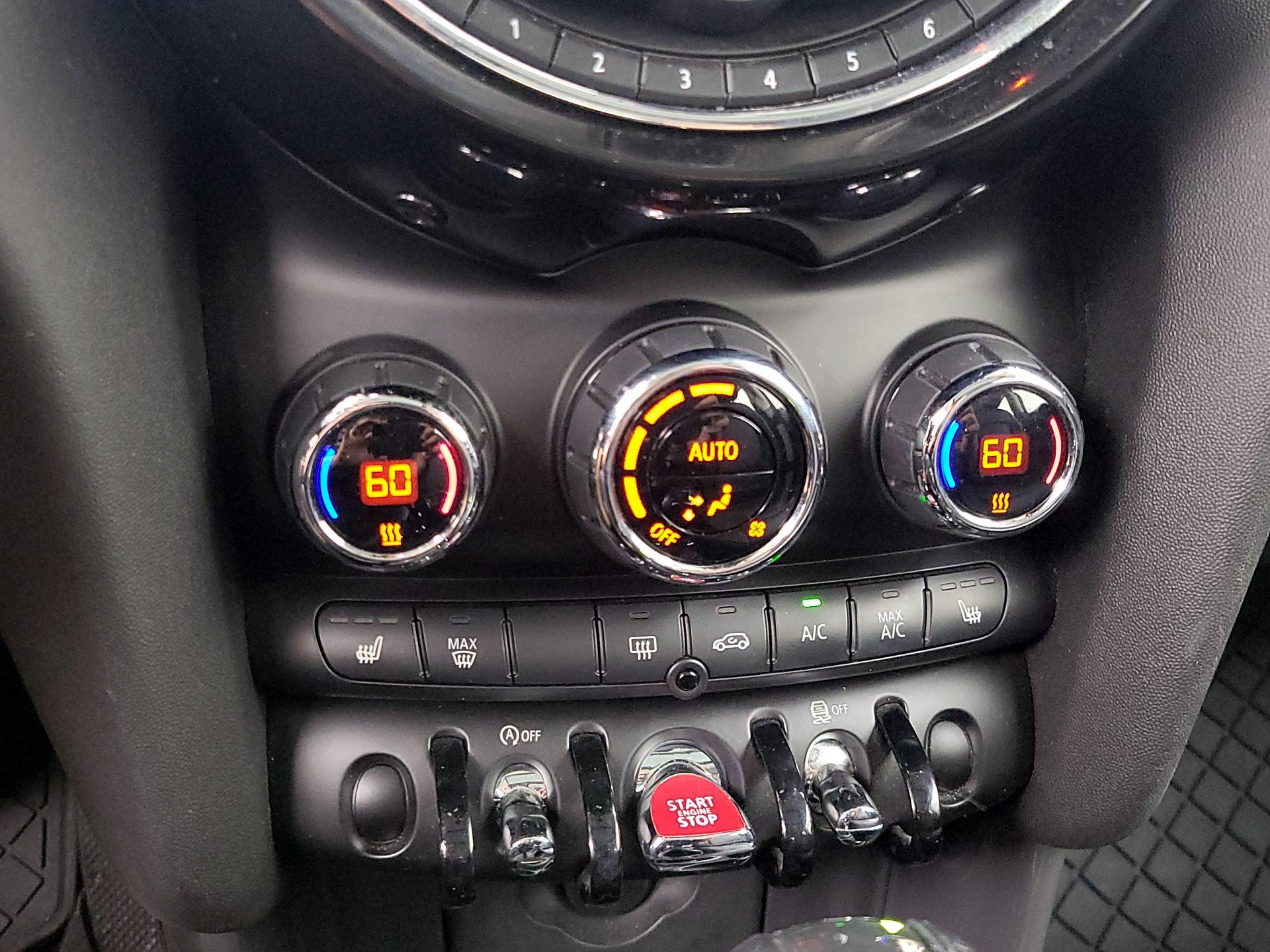 Thumbnail: 2017 MINI Cooper Hardtop - 15