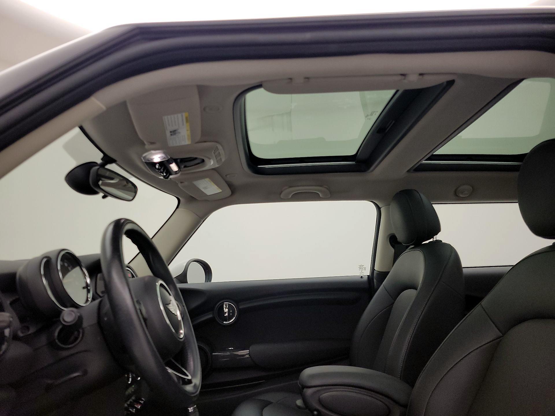 Thumbnail: 2017 MINI Cooper Hardtop - 18