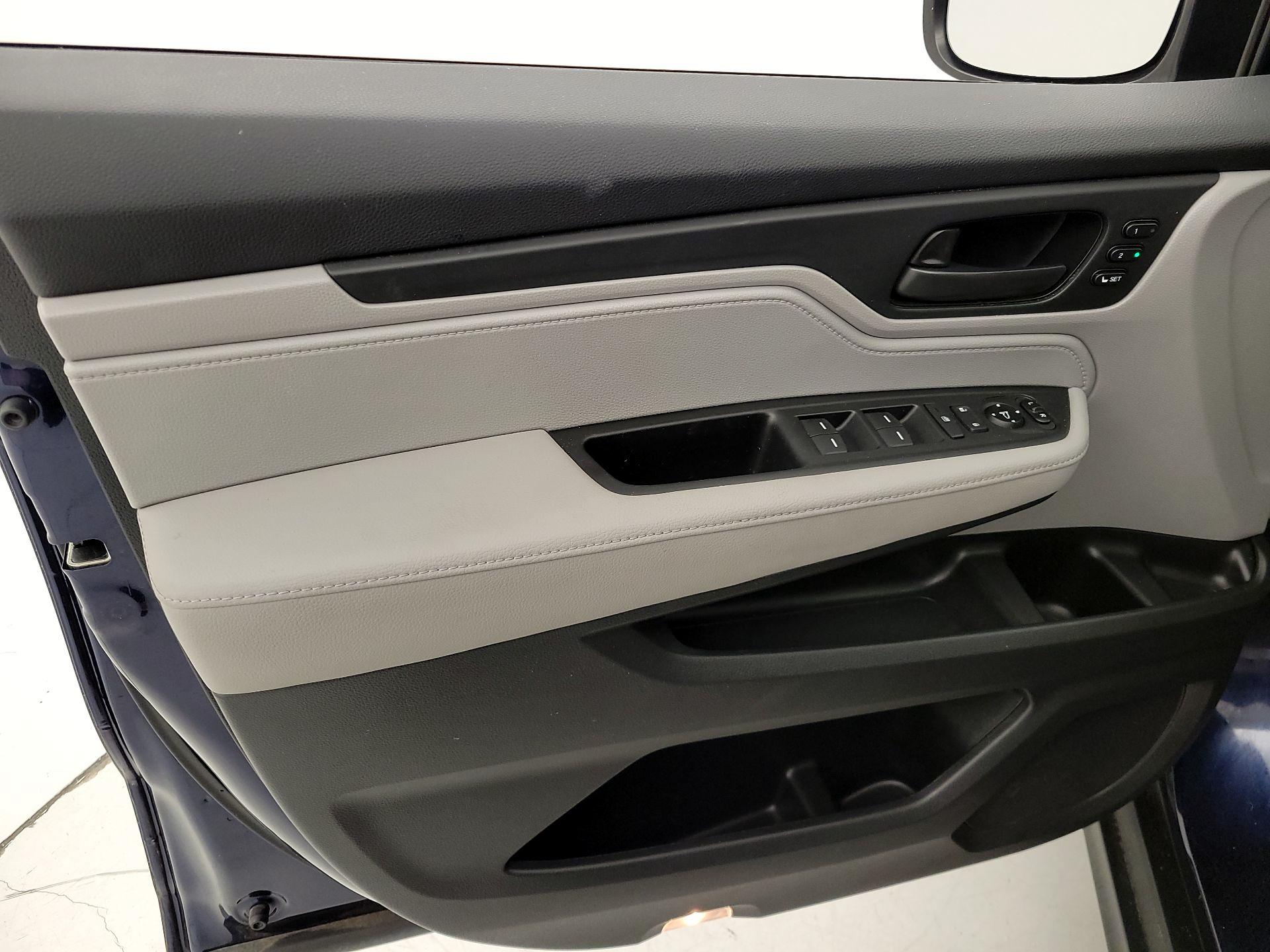 Thumbnail: 2018 Honda Odyssey - 12