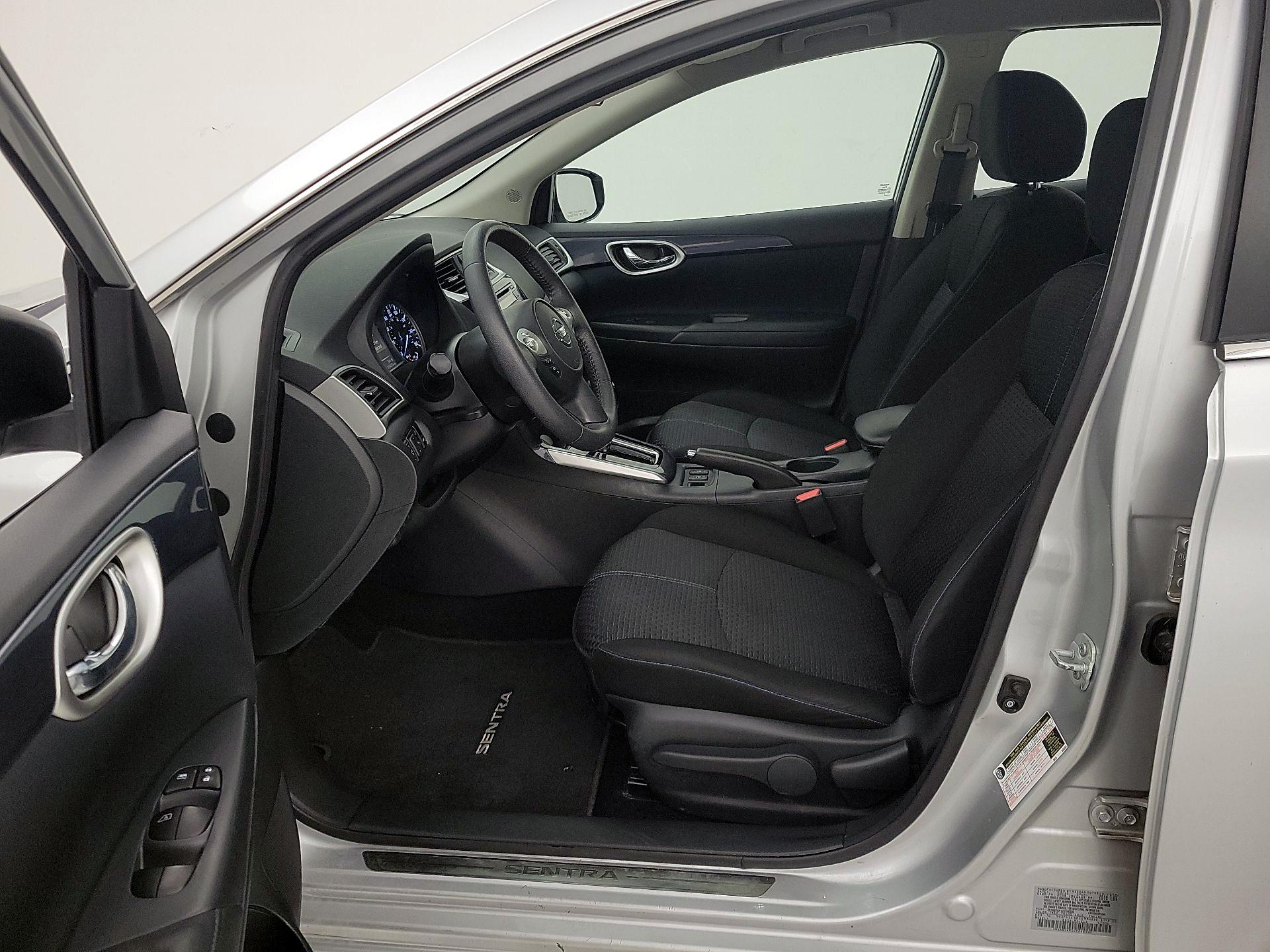 Thumbnail: 2016 Nissan Sentra - 11