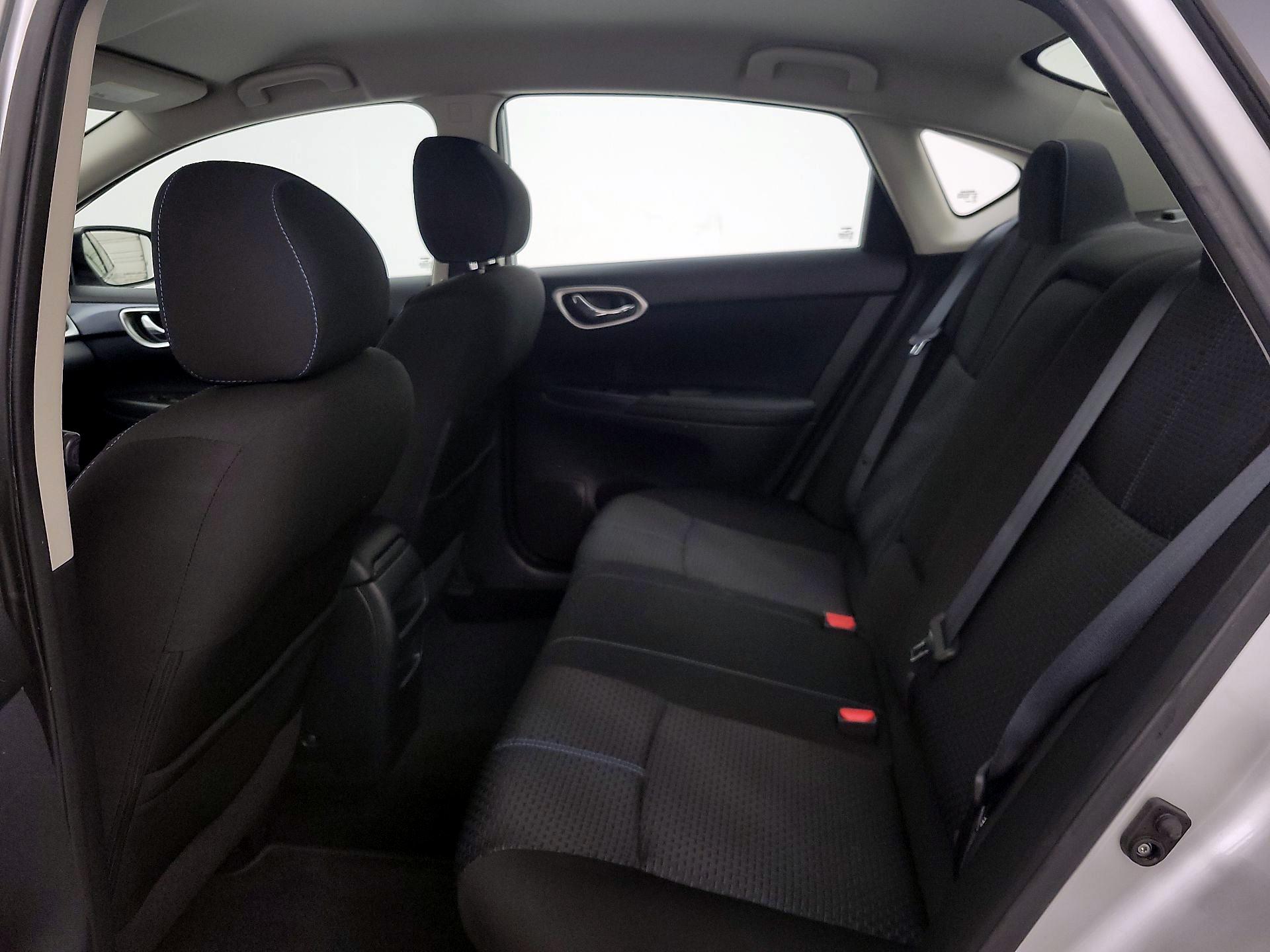 Thumbnail: 2016 Nissan Sentra - 18