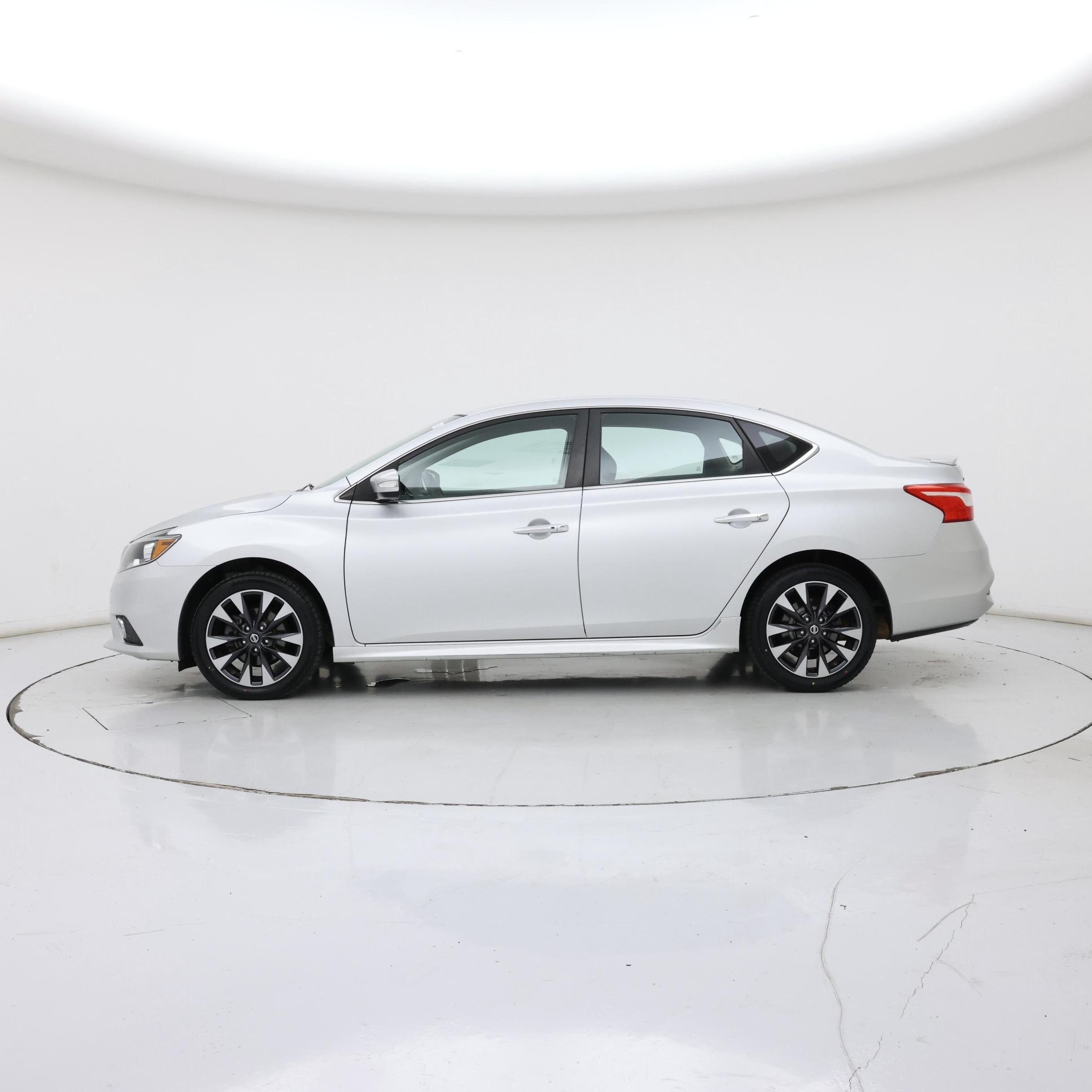 Thumbnail: 2016 Nissan Sentra - 3