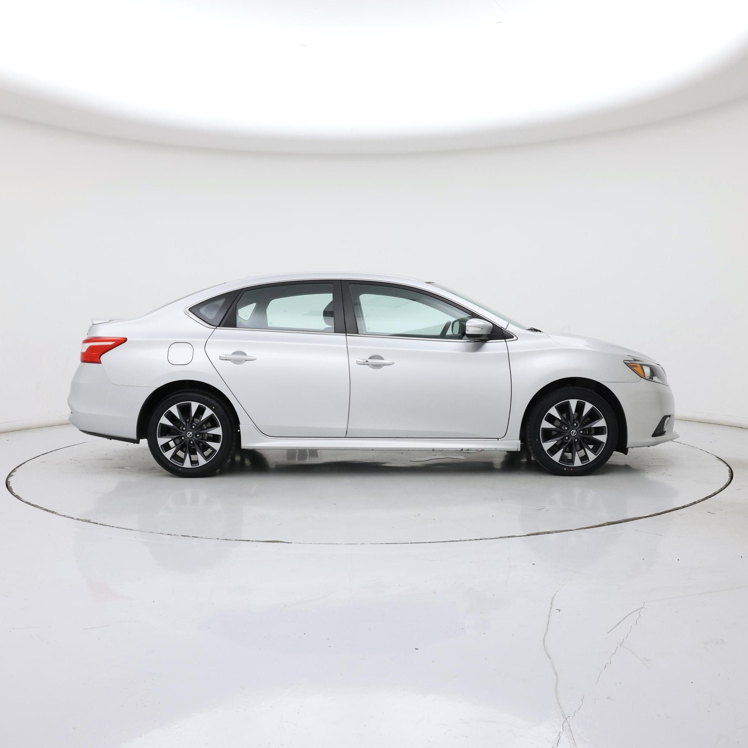 Thumbnail: 2016 Nissan Sentra - 7
