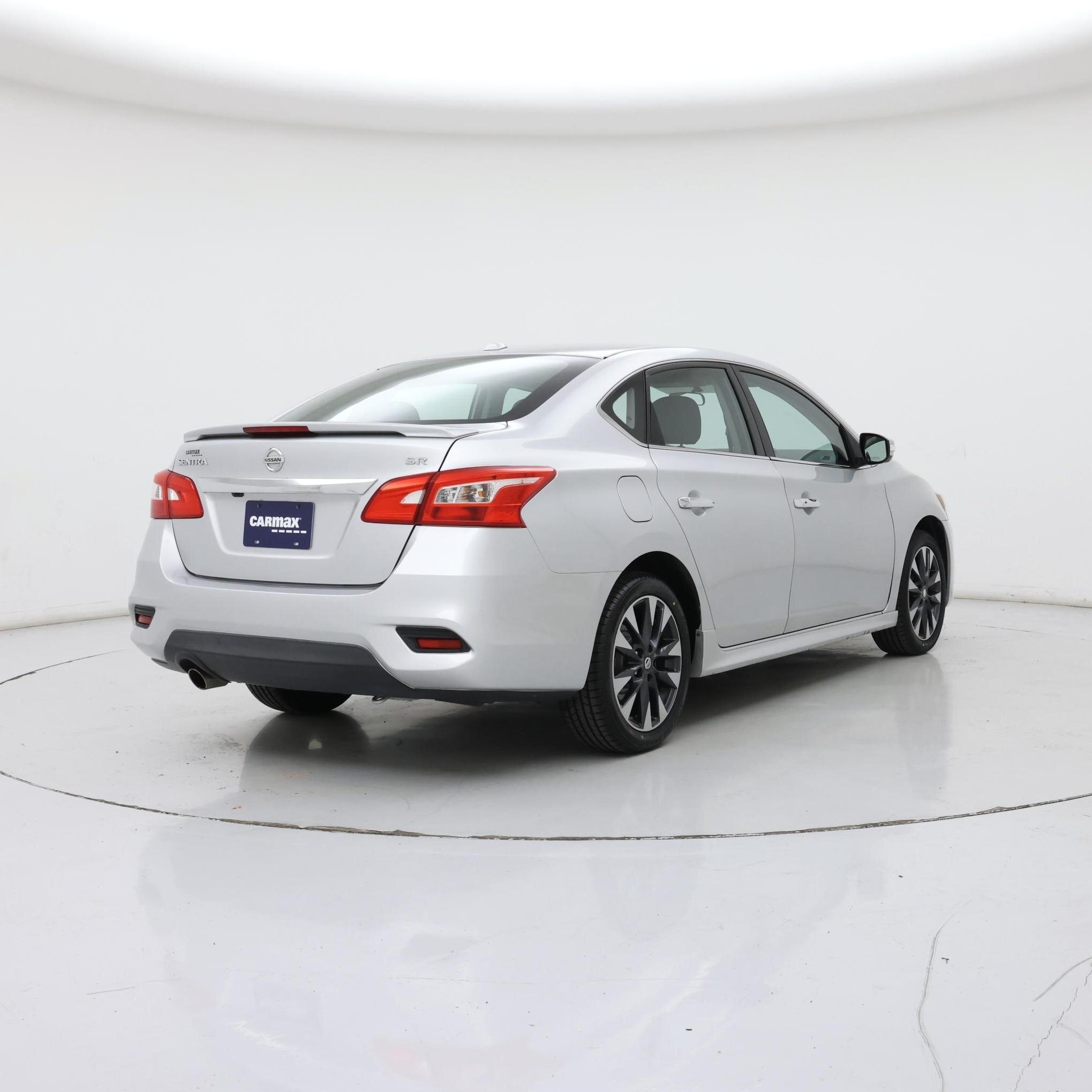 Thumbnail: 2016 Nissan Sentra - 8