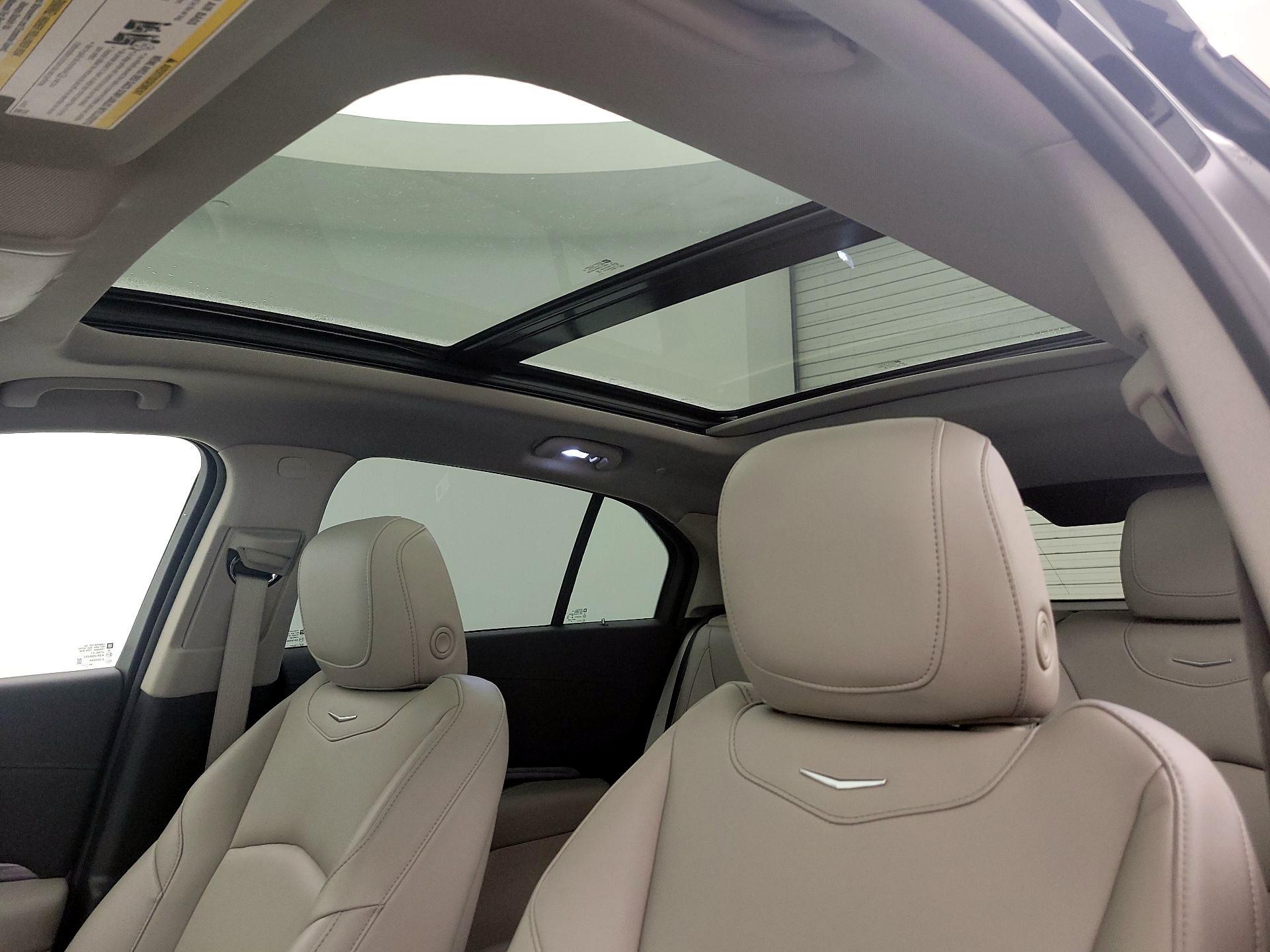 Thumbnail: 2023 Cadillac XT4 - 20