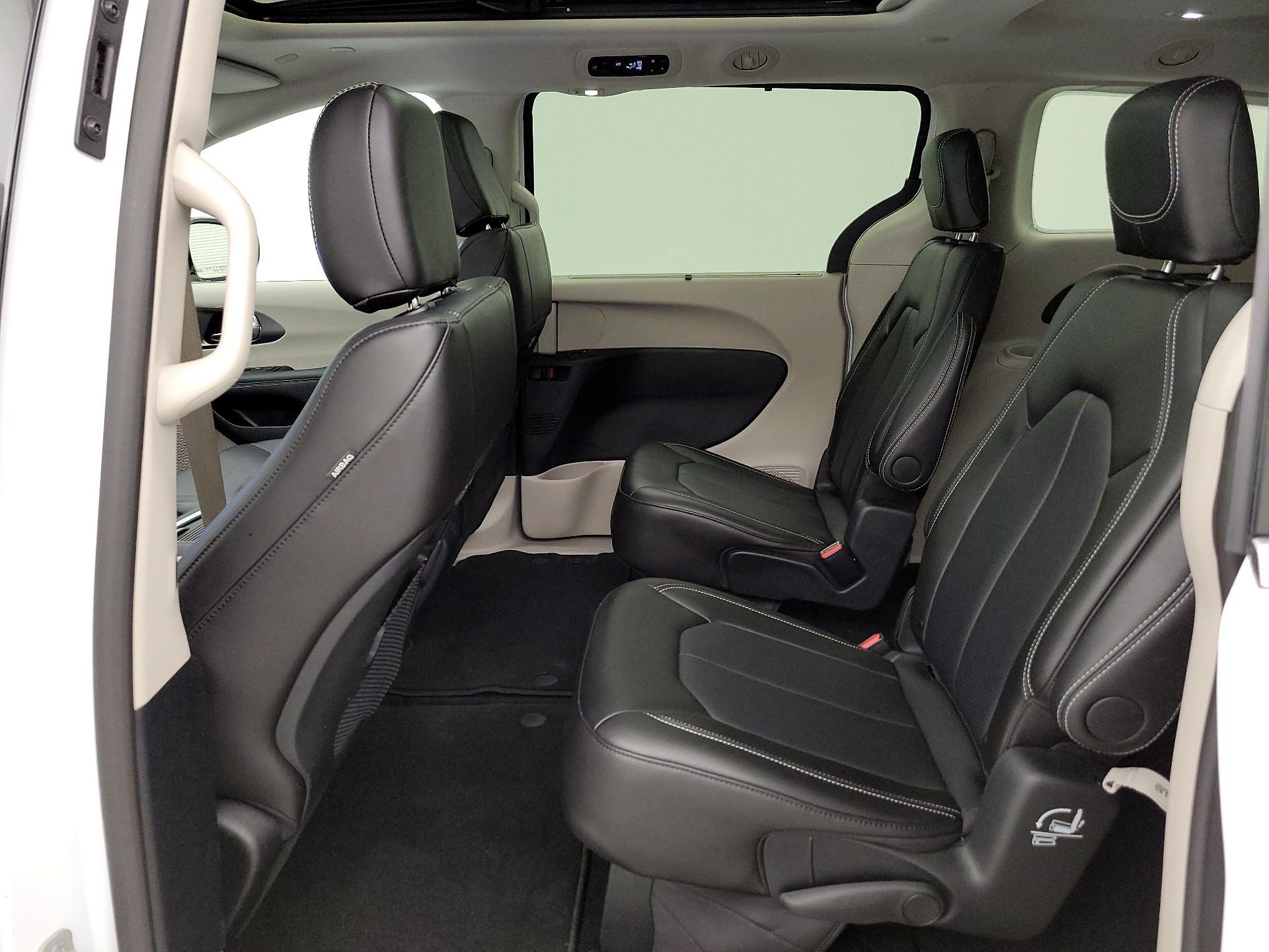 Thumbnail: 2024 Chrysler Pacifica - 20