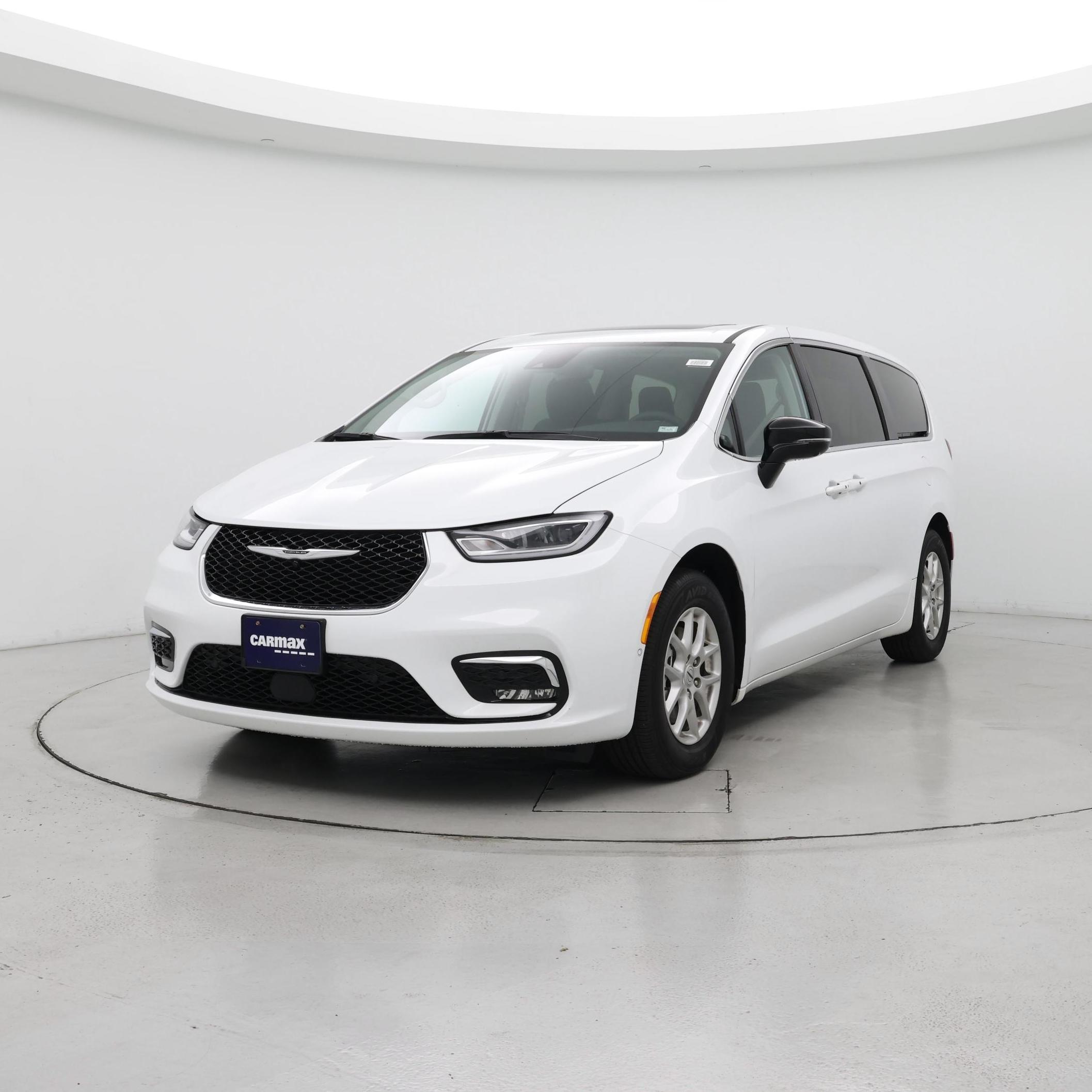 Thumbnail: 2024 Chrysler Pacifica - 4