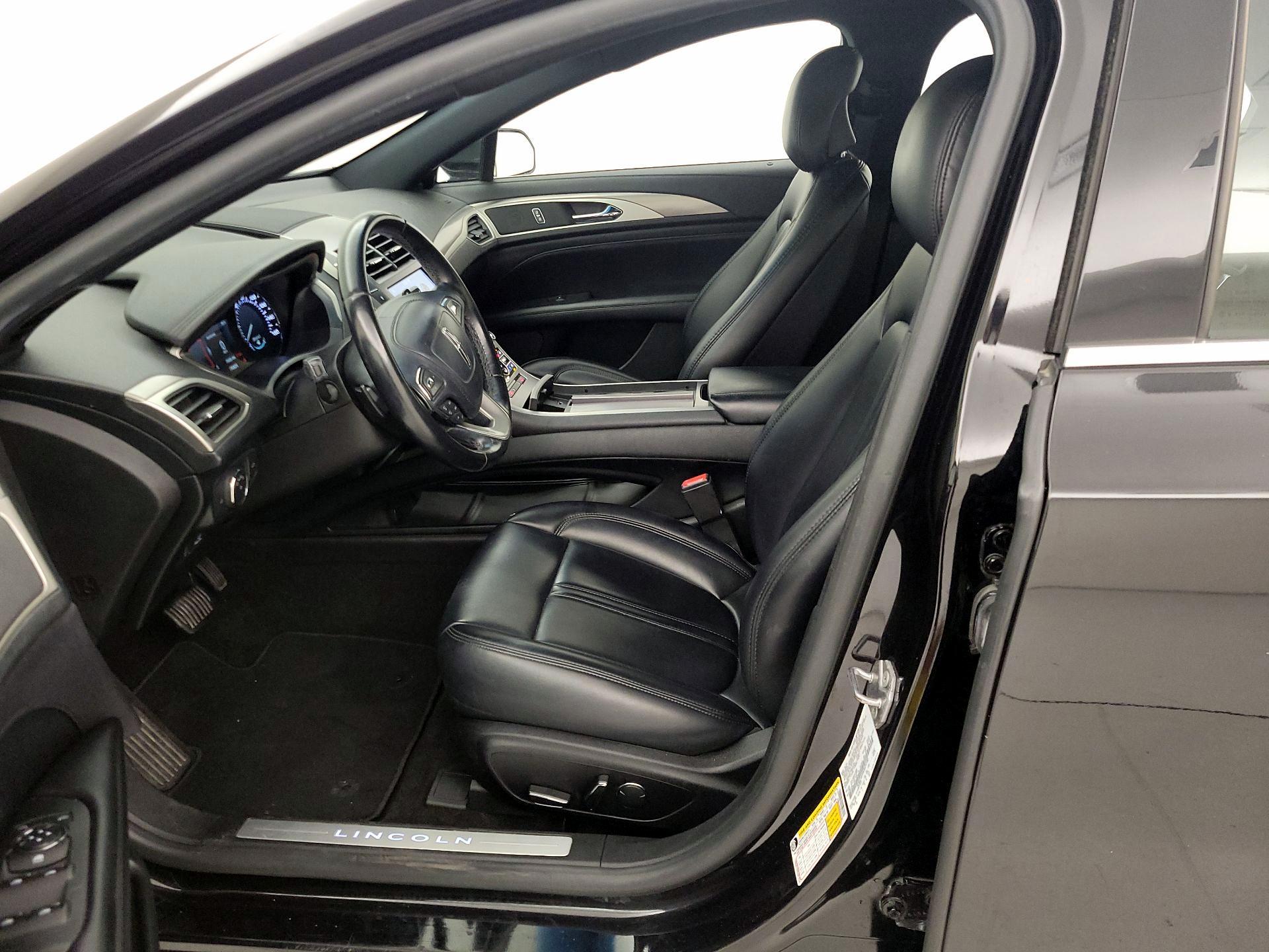 Thumbnail: 2019 Lincoln MKZ - 11