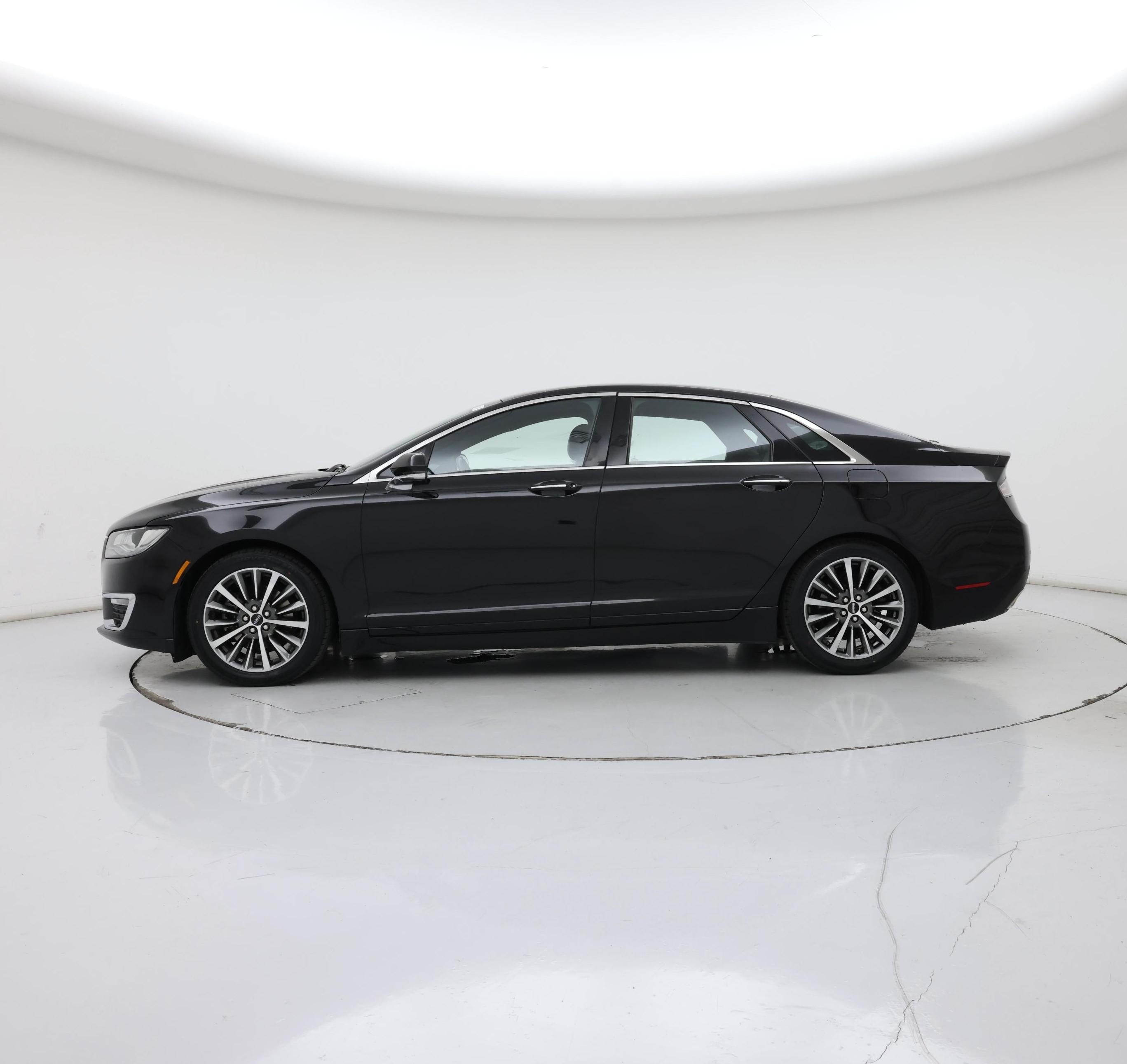 Thumbnail: 2019 Lincoln MKZ - 3