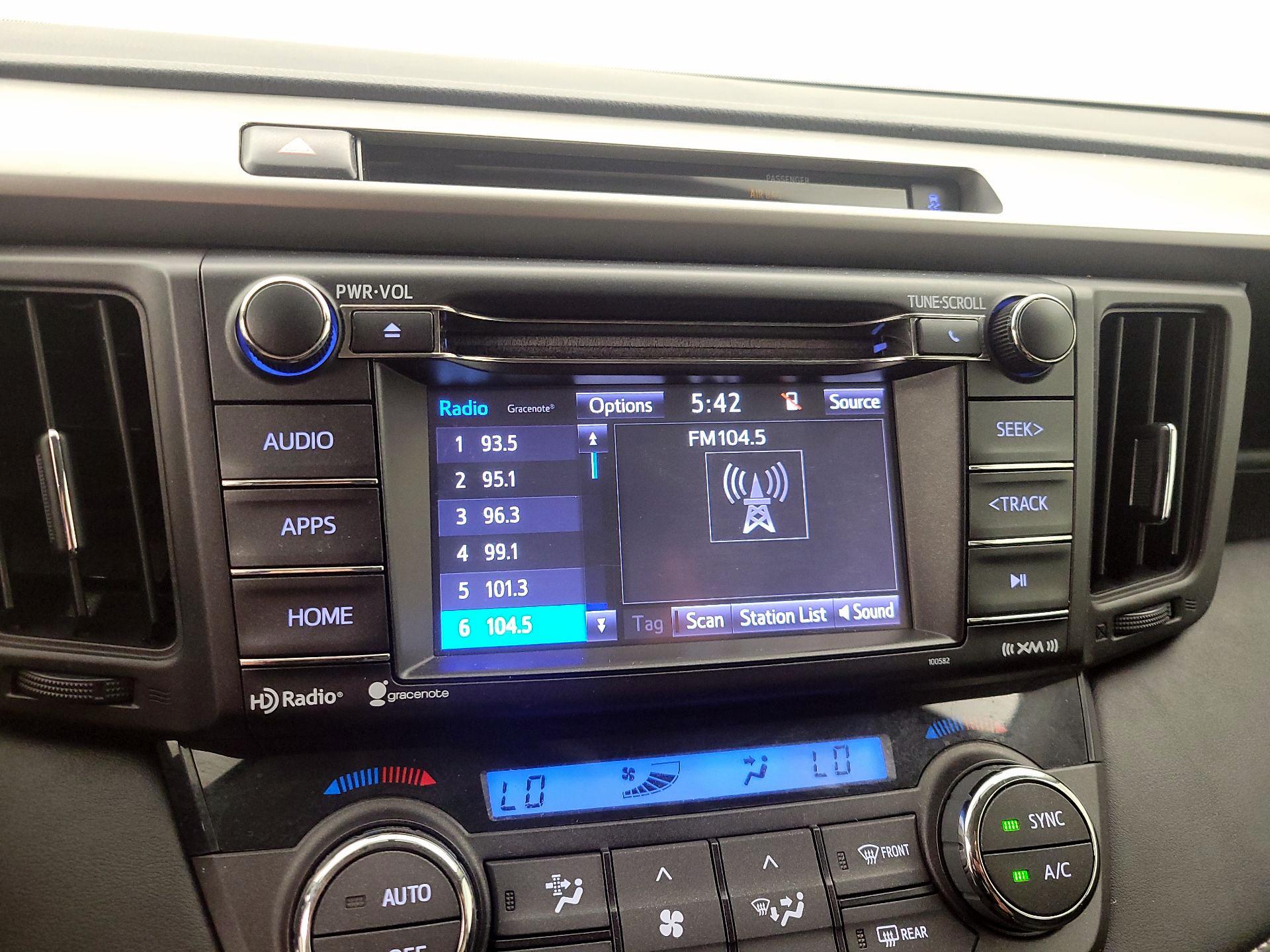 Thumbnail: 2016 Toyota RAV4 - 15