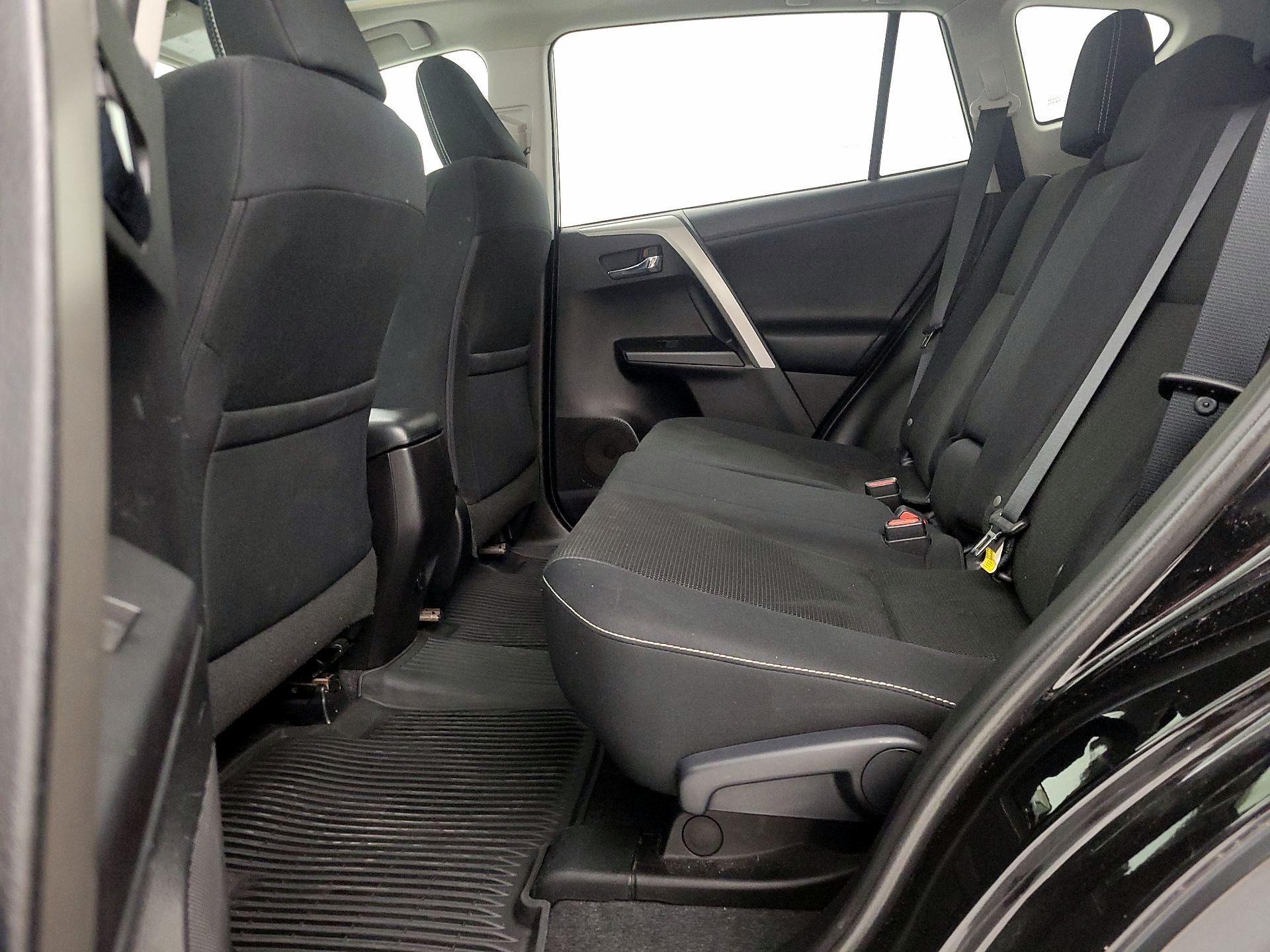 Thumbnail: 2016 Toyota RAV4 - 20