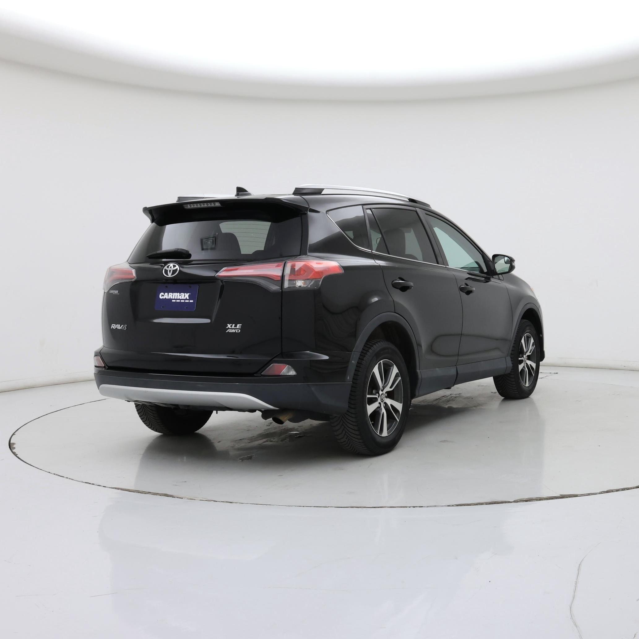 Thumbnail: 2016 Toyota RAV4 - 8