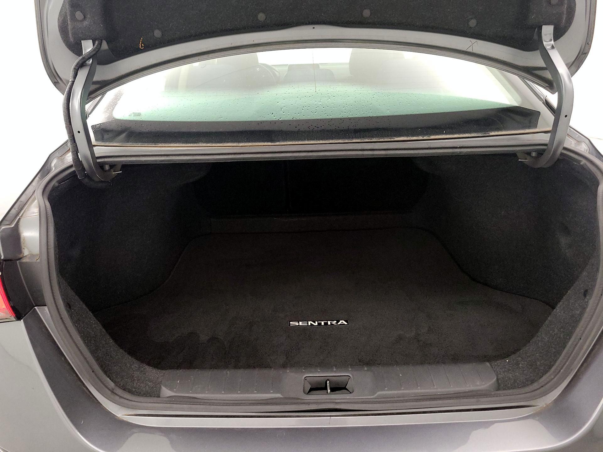 Thumbnail: 2020 Nissan Sentra - 20