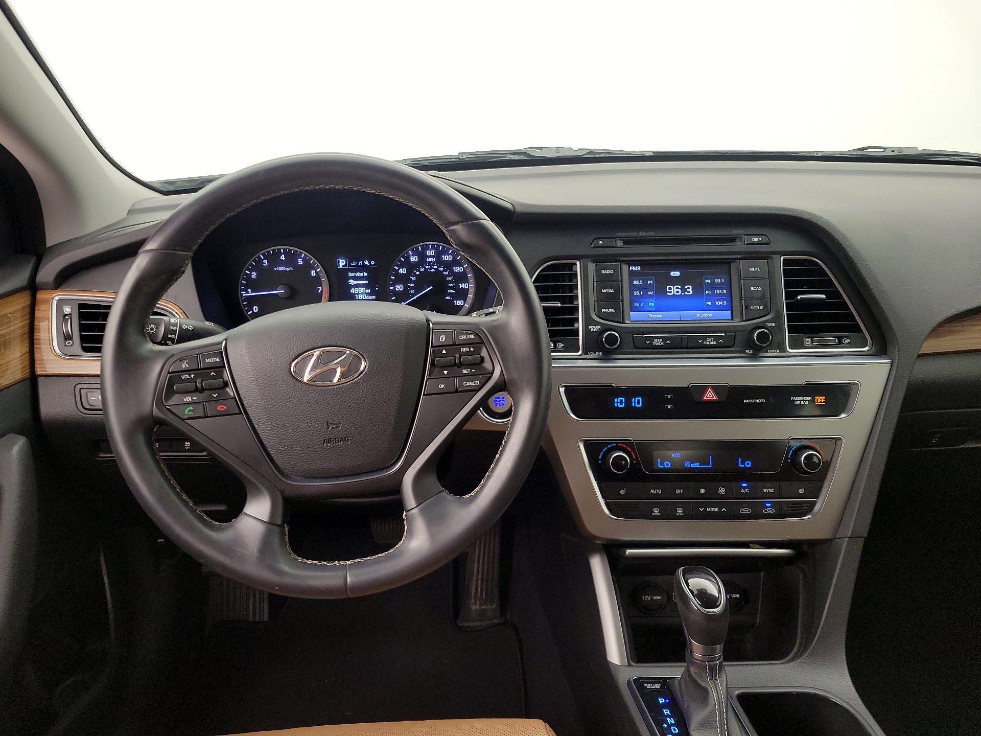 Thumbnail: 2015 Hyundai Sonata - 10
