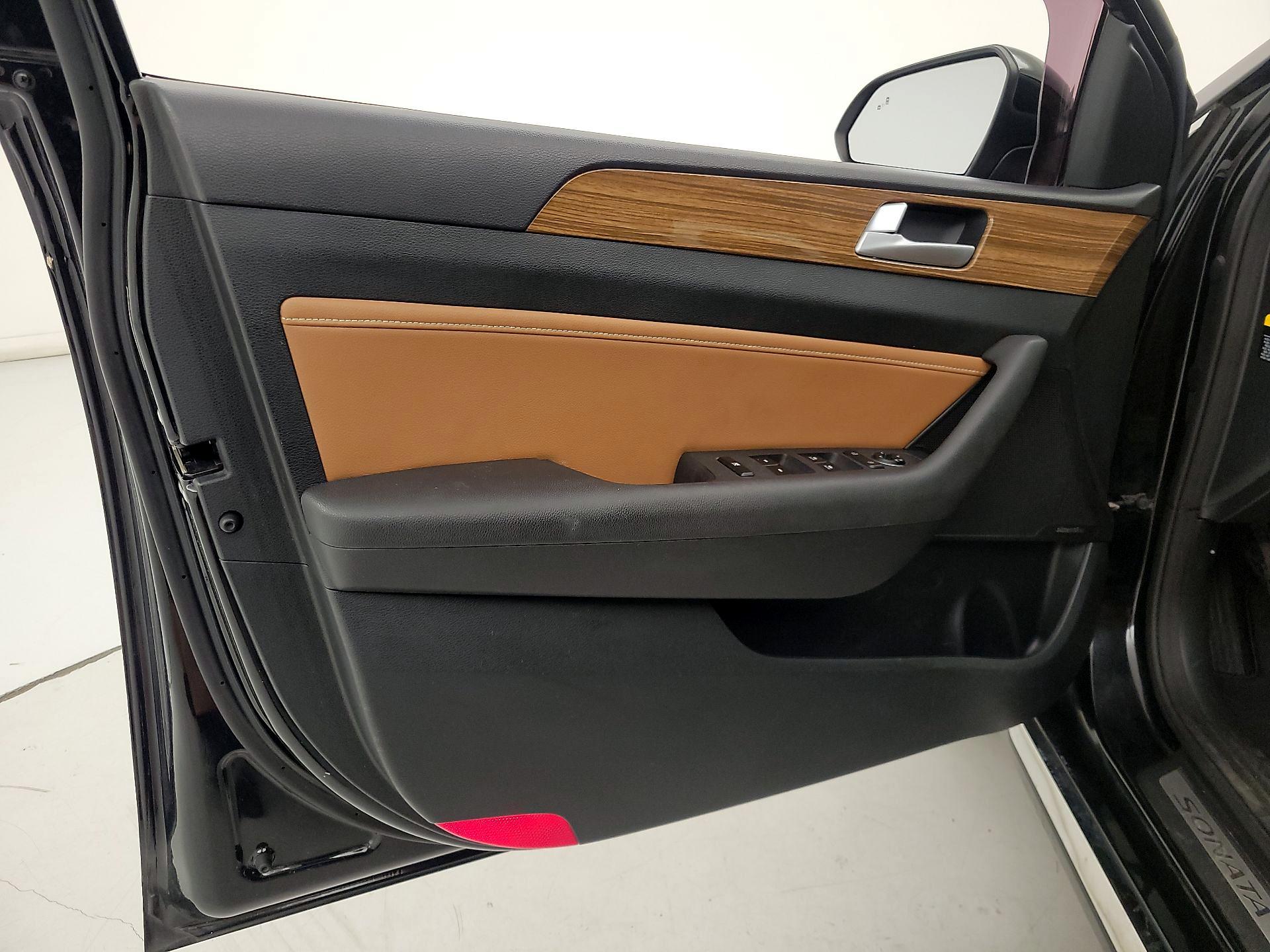 Thumbnail: 2015 Hyundai Sonata - 12