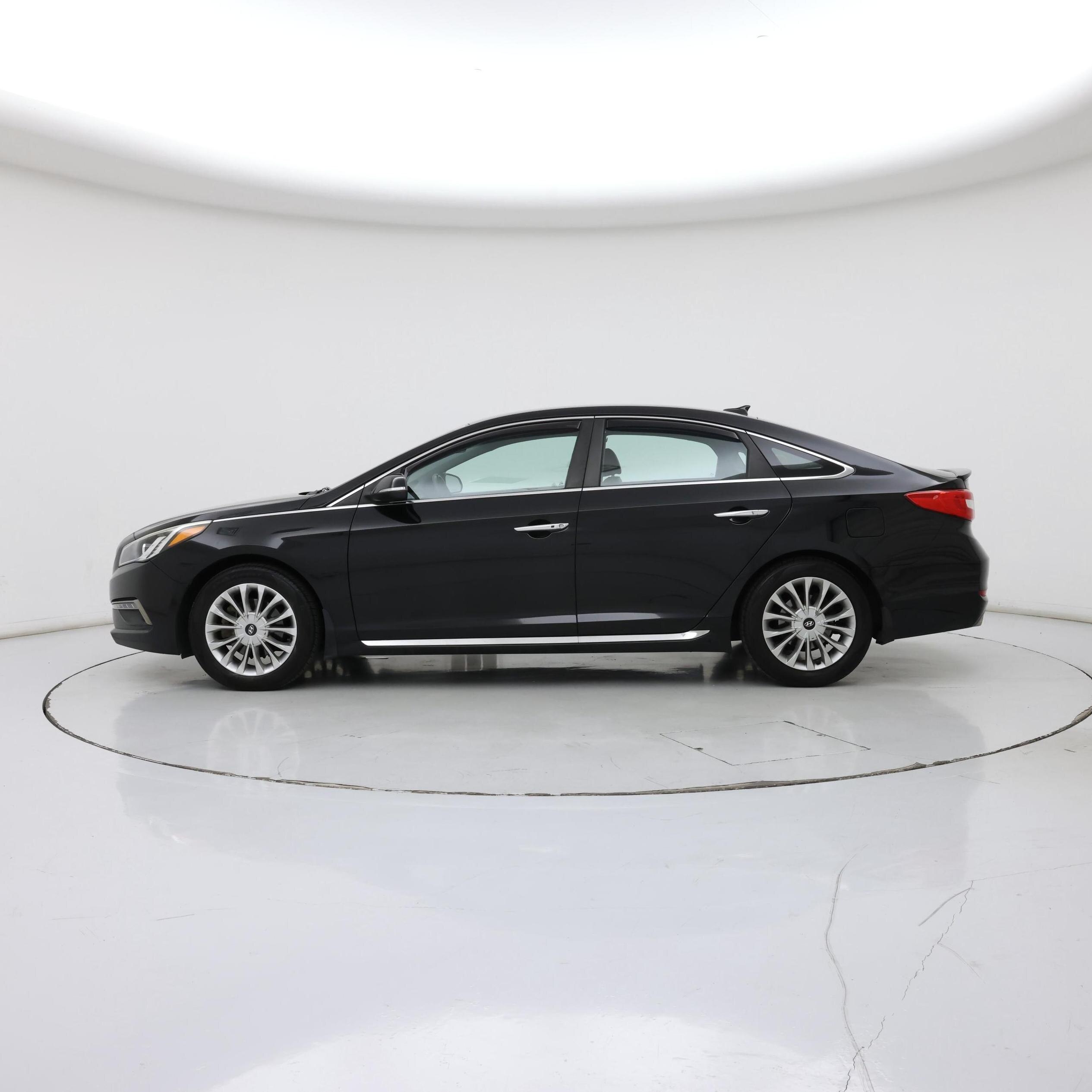 Thumbnail: 2015 Hyundai Sonata - 3