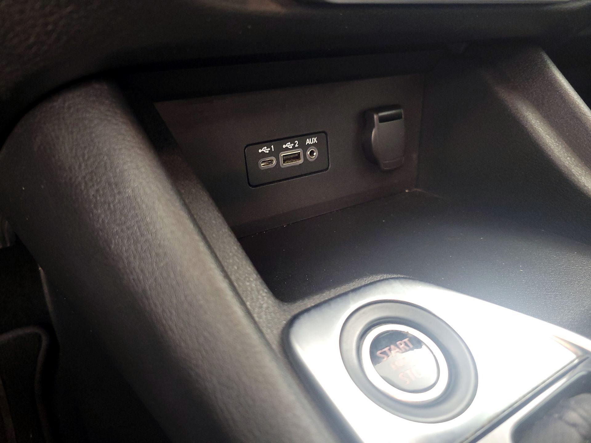 Thumbnail: 2020 Nissan Sentra - 18
