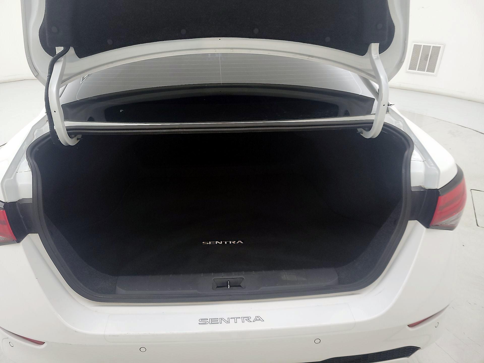 Thumbnail: 2020 Nissan Sentra - 20