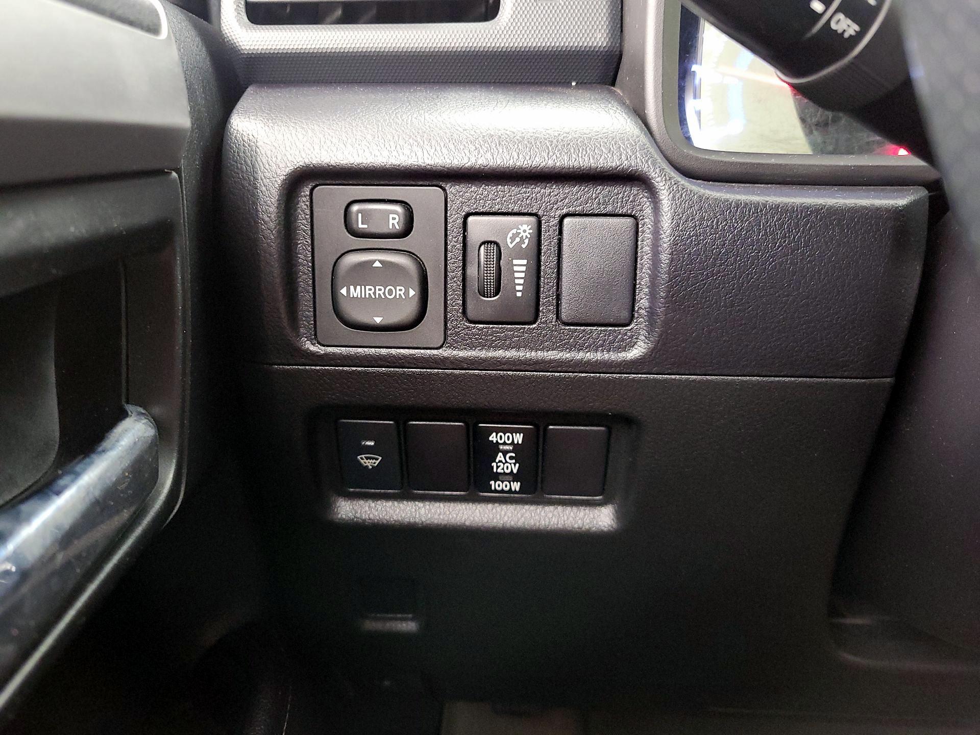 Thumbnail: 2016 Toyota 4Runner - 13