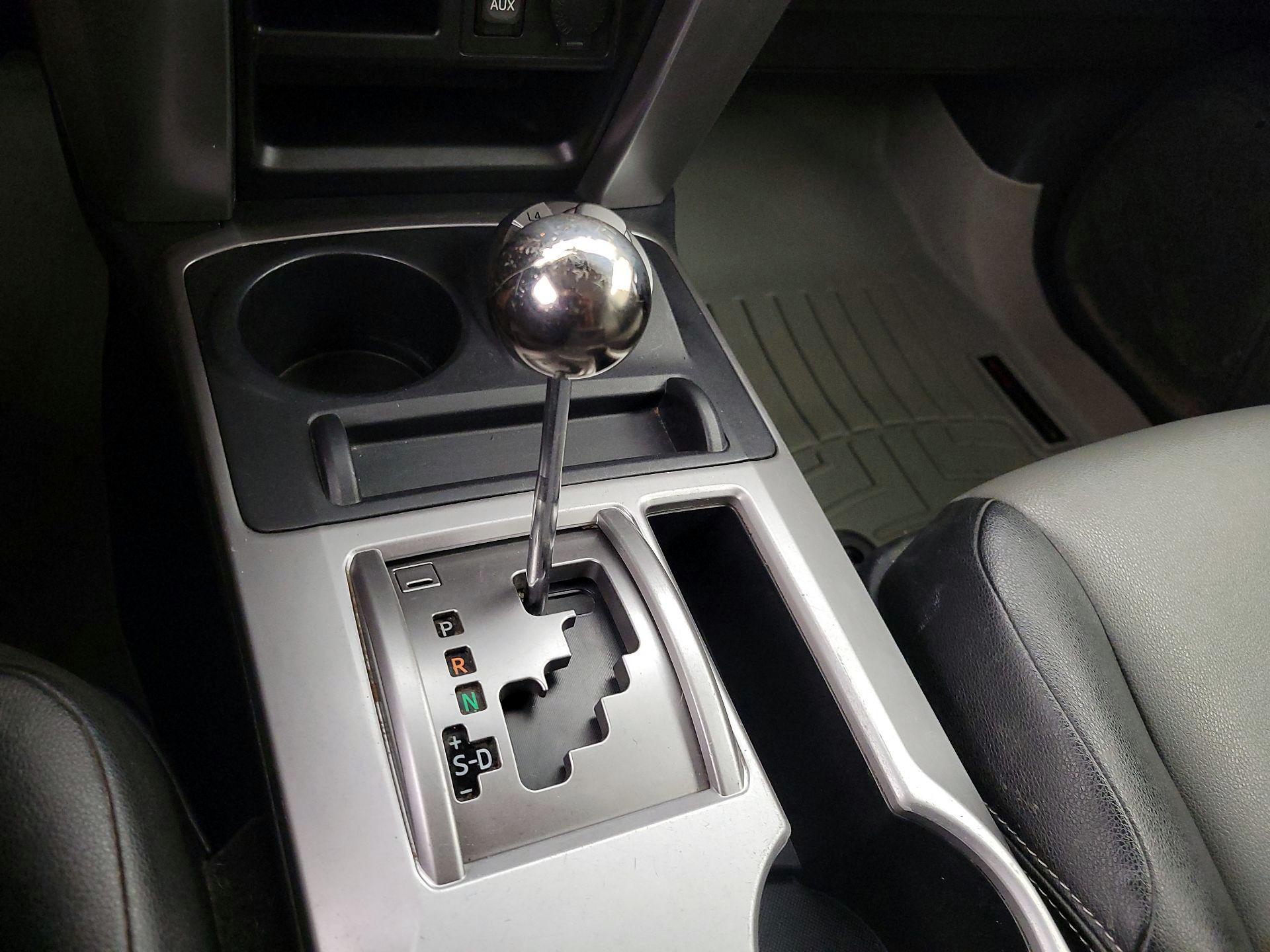 Thumbnail: 2016 Toyota 4Runner - 17