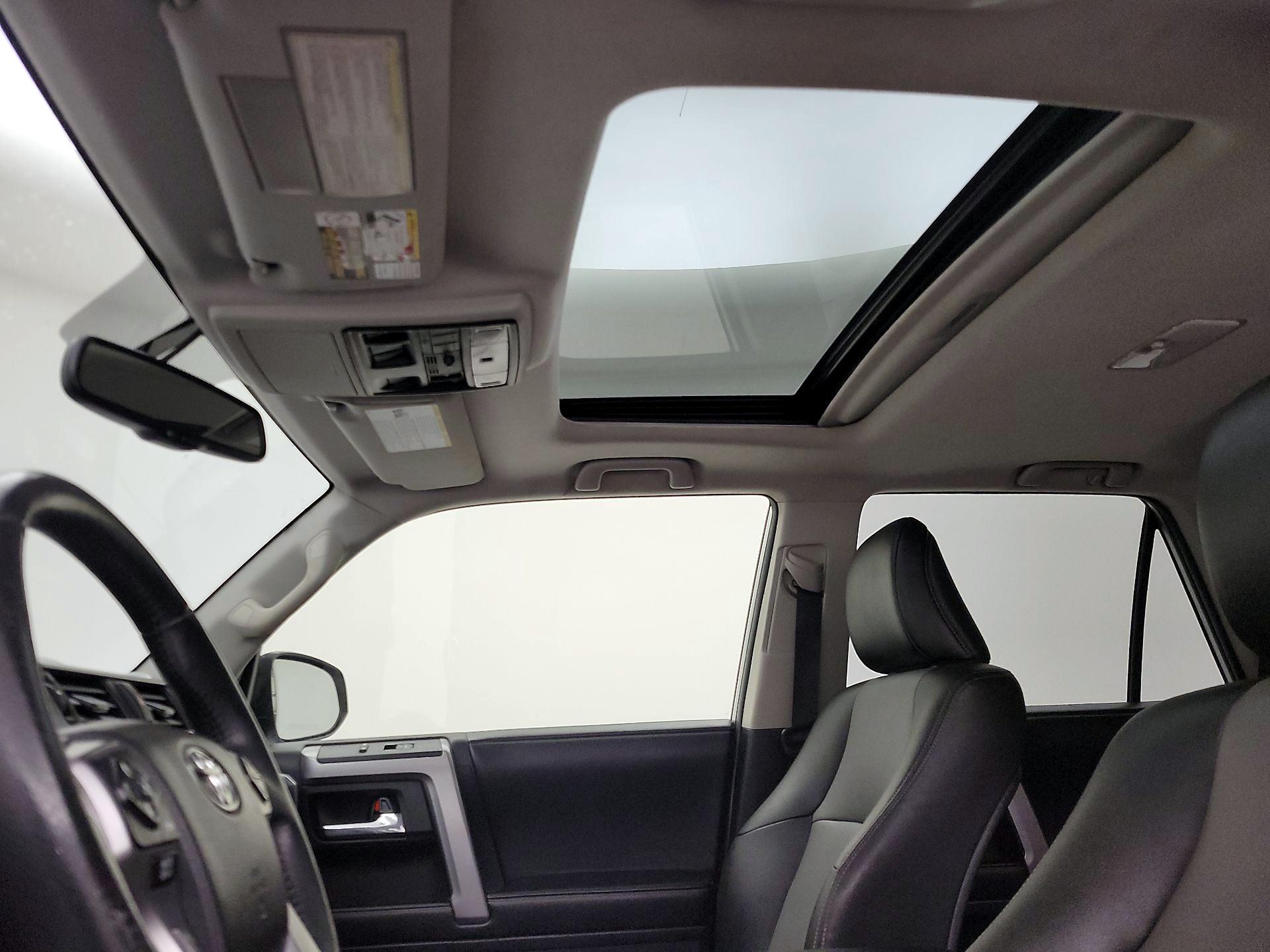 Thumbnail: 2016 Toyota 4Runner - 19