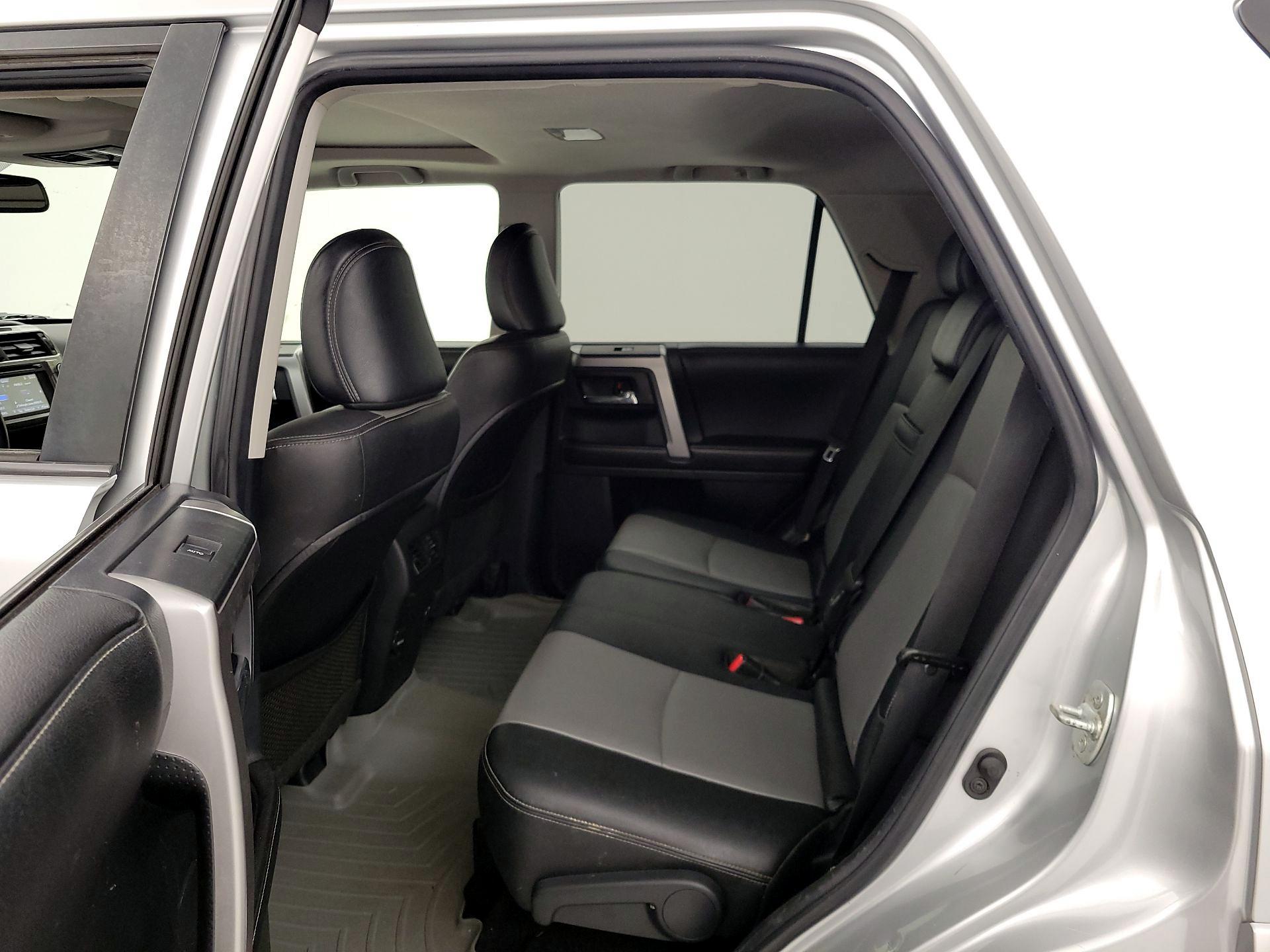 Thumbnail: 2016 Toyota 4Runner - 20