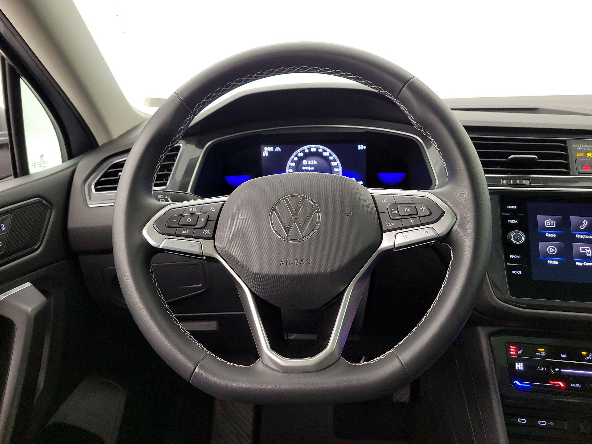 Thumbnail: 2023 Volkswagen Tiguan - 10