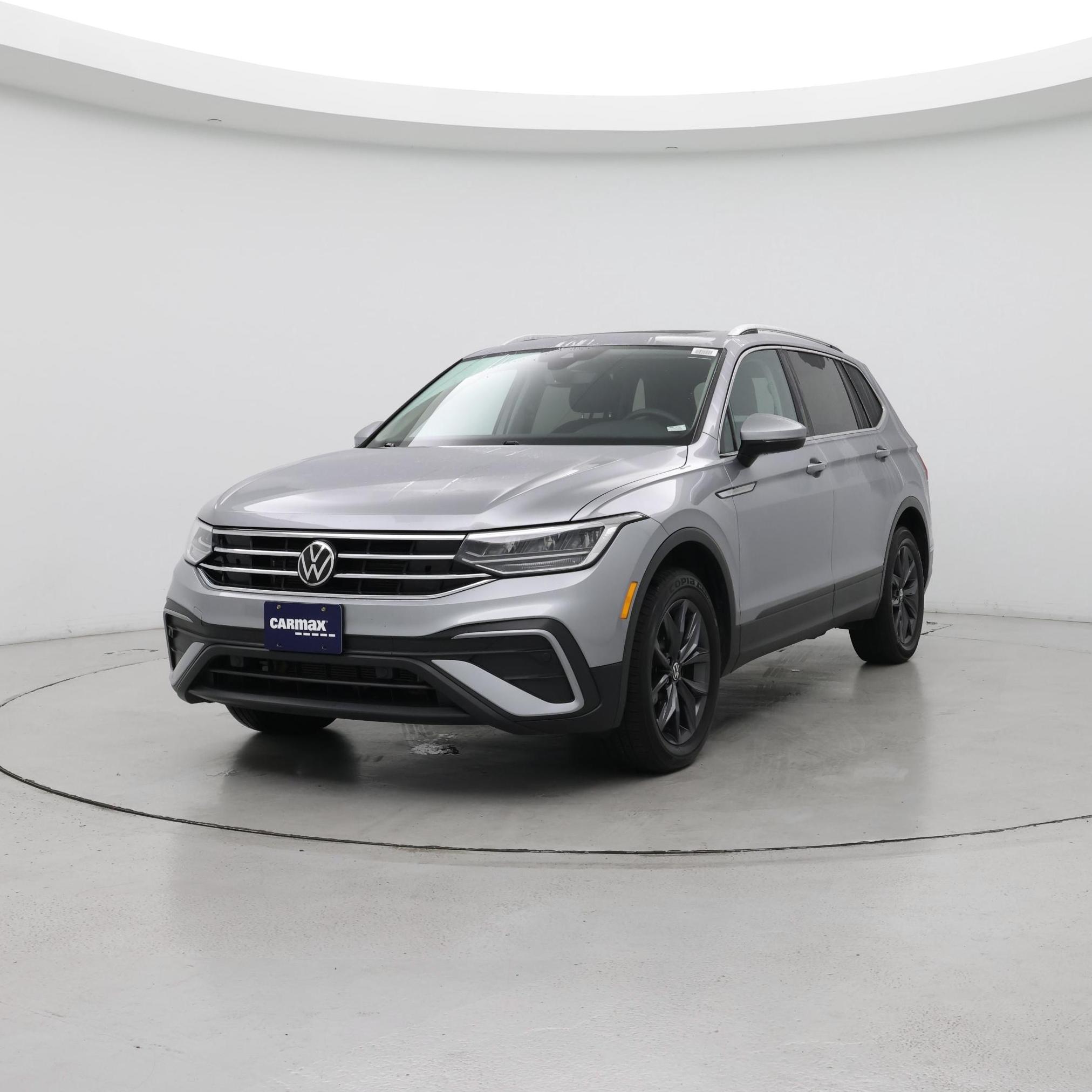 Thumbnail: 2023 Volkswagen Tiguan - 4