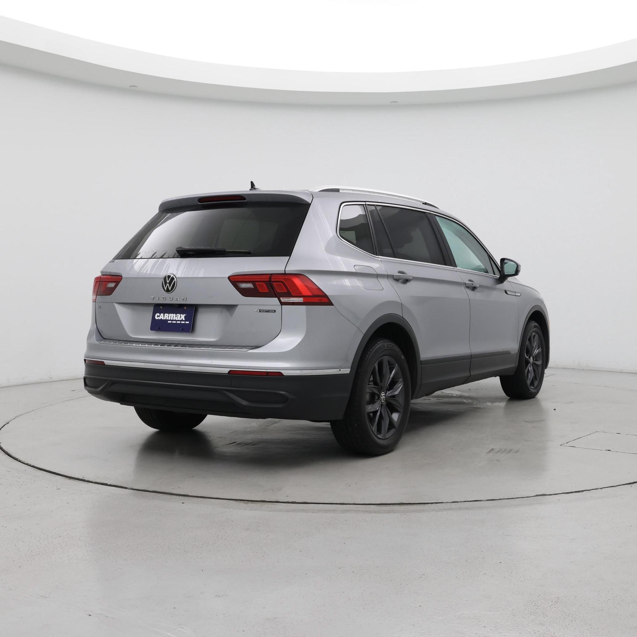 Thumbnail: 2023 Volkswagen Tiguan - 8