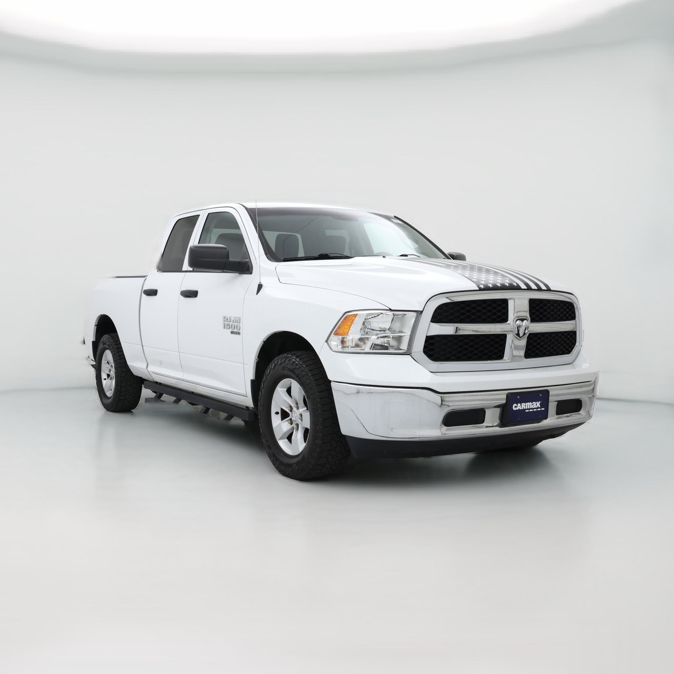 Thumbnail: 2019 RAM 1500 Classic - 1
