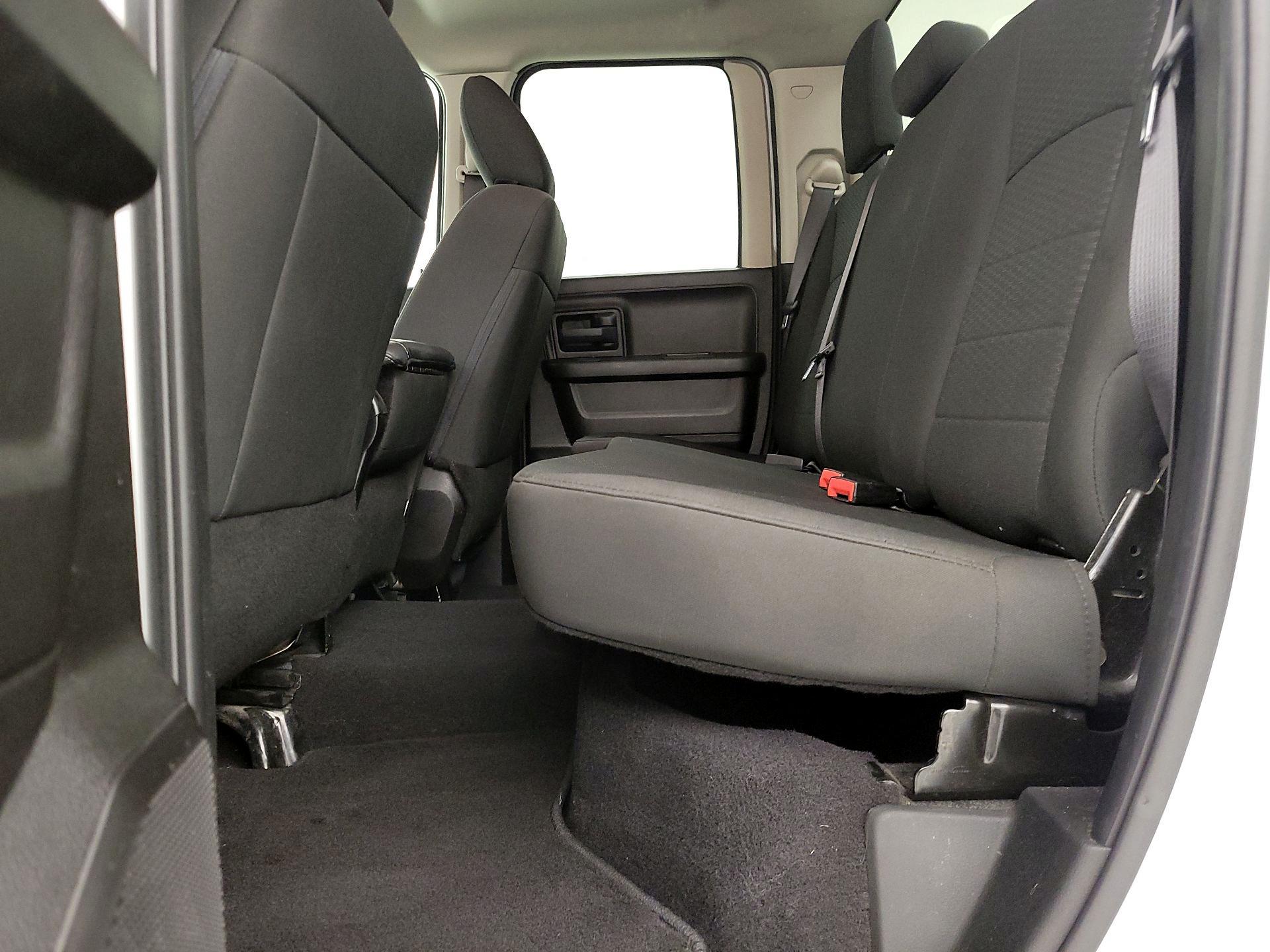 Thumbnail: 2019 RAM 1500 Classic - 19