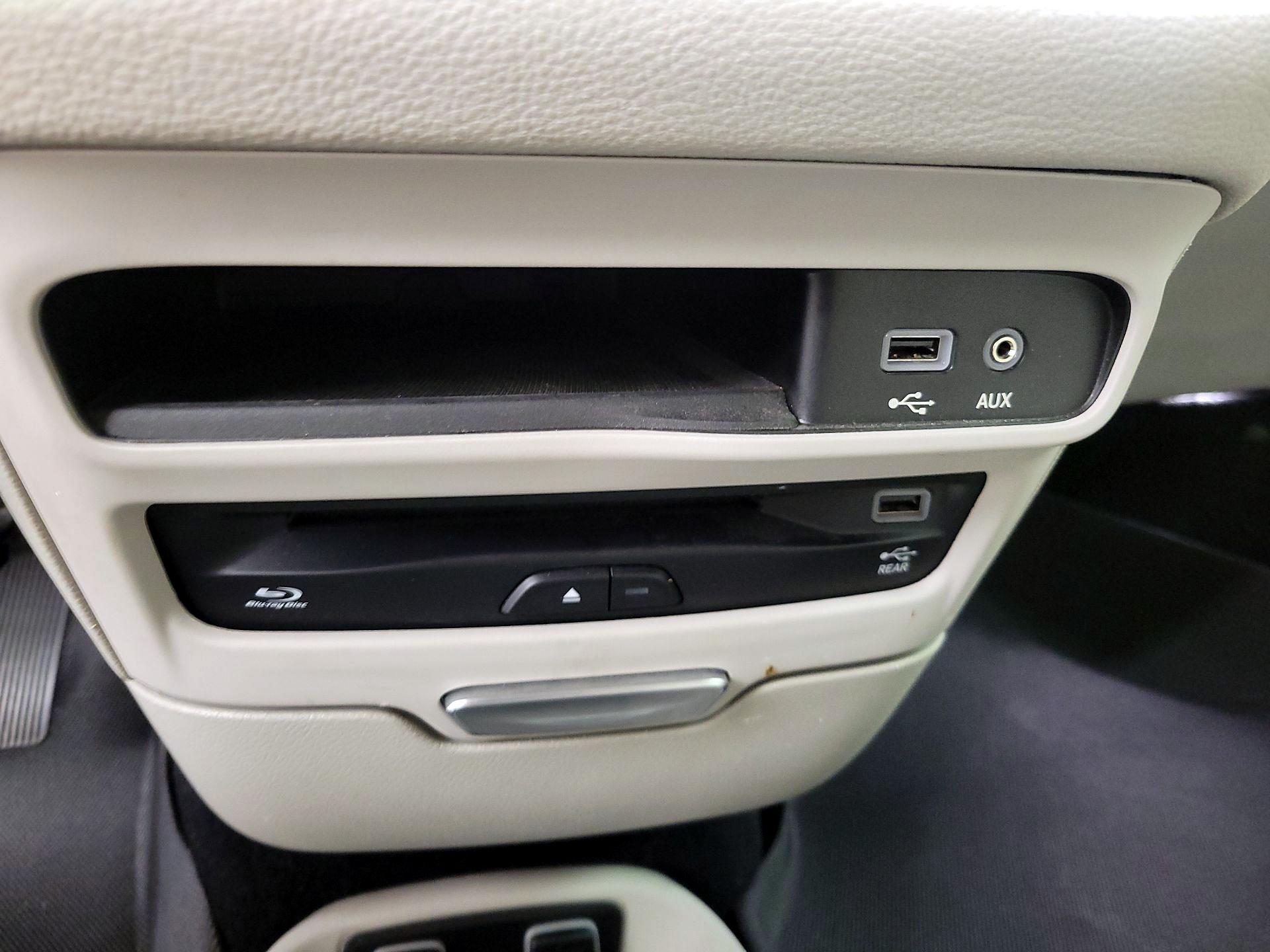 Thumbnail: 2018 Chrysler Pacifica - 19