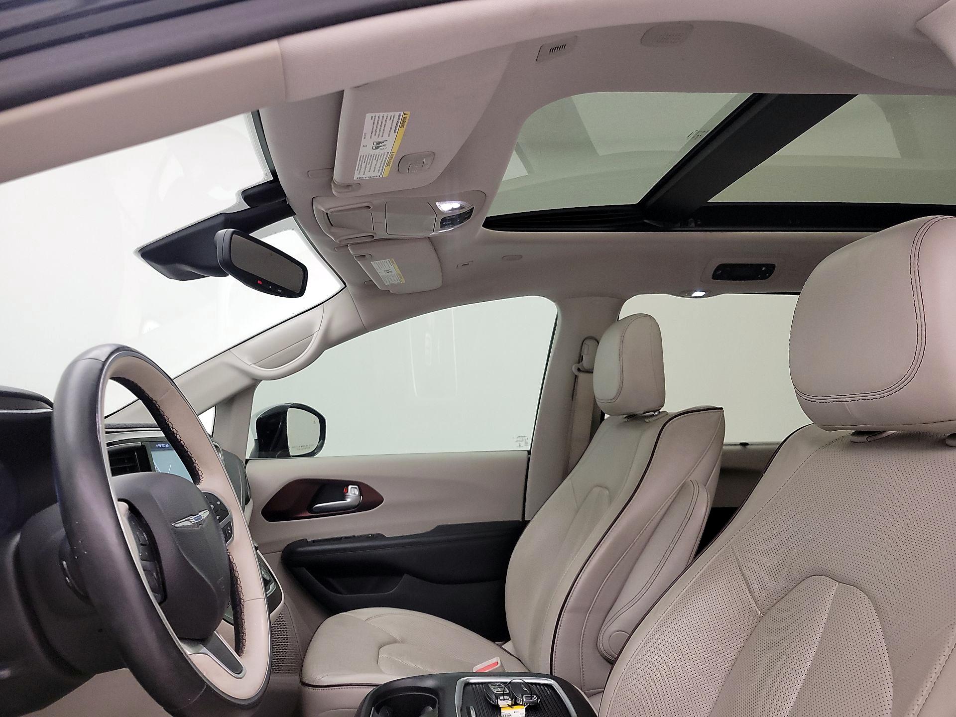 Thumbnail: 2018 Chrysler Pacifica - 20