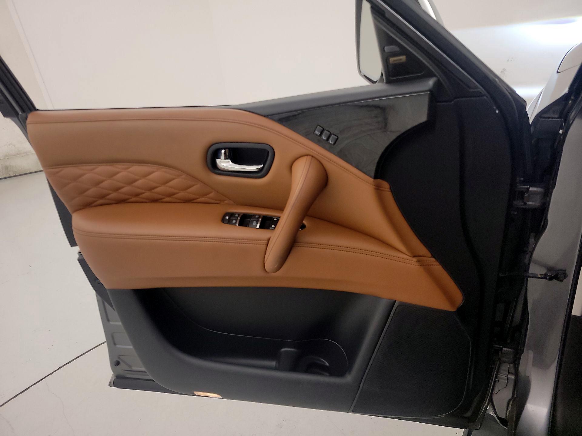 Thumbnail: 2018 INFINITI QX80 - 12