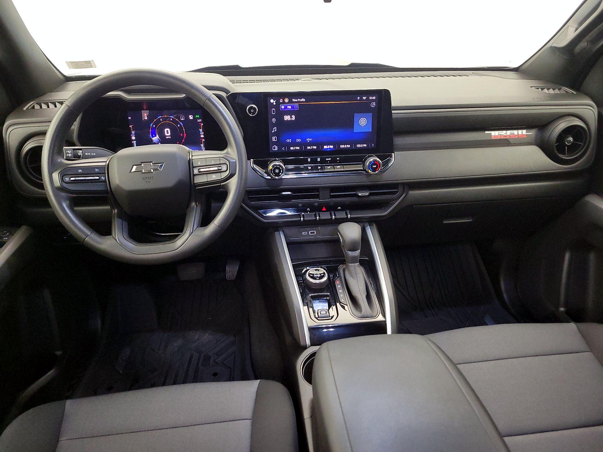 Thumbnail: 2023 Chevrolet Colorado - 9