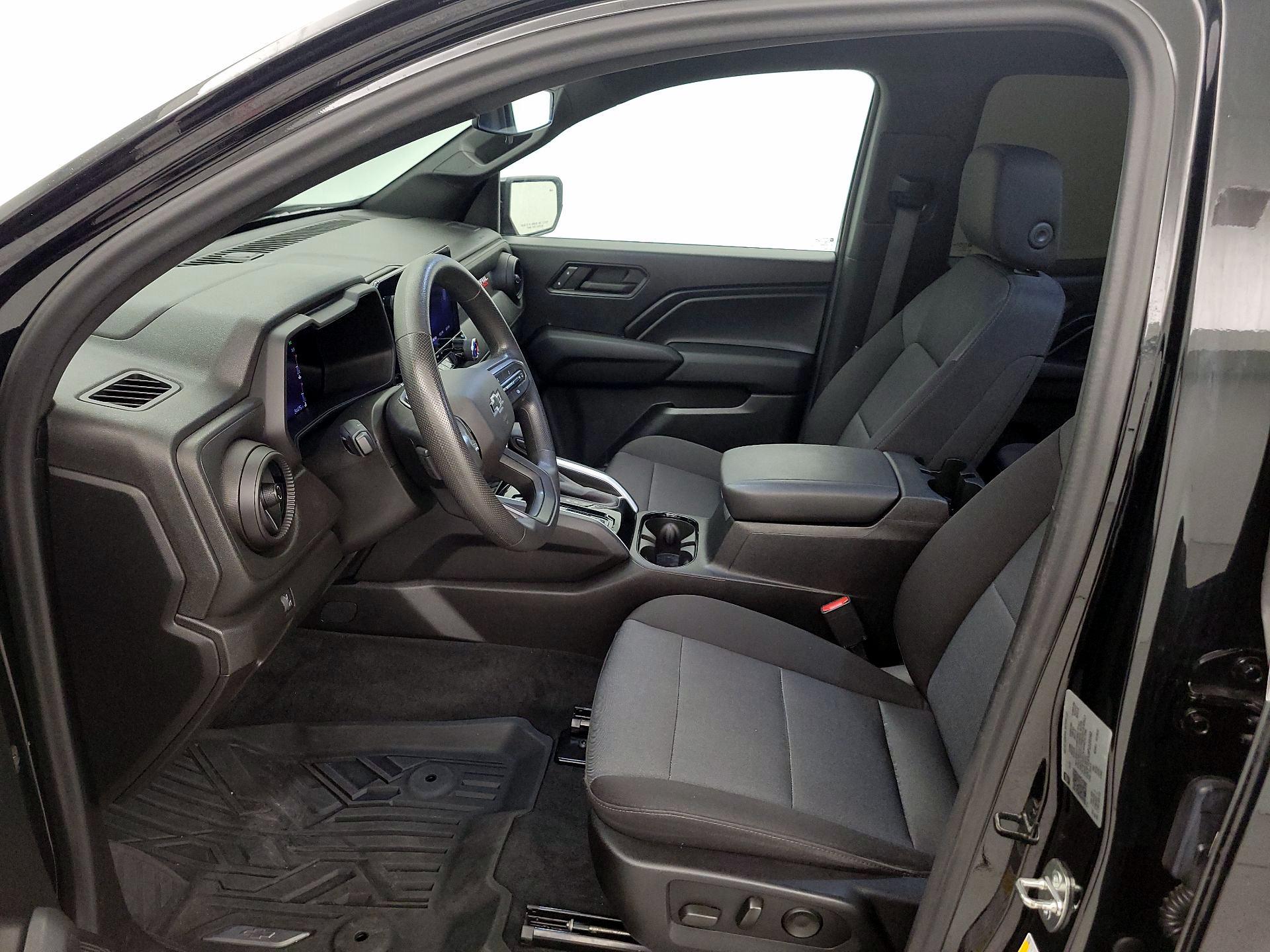 Thumbnail: 2023 Chevrolet Colorado - 11