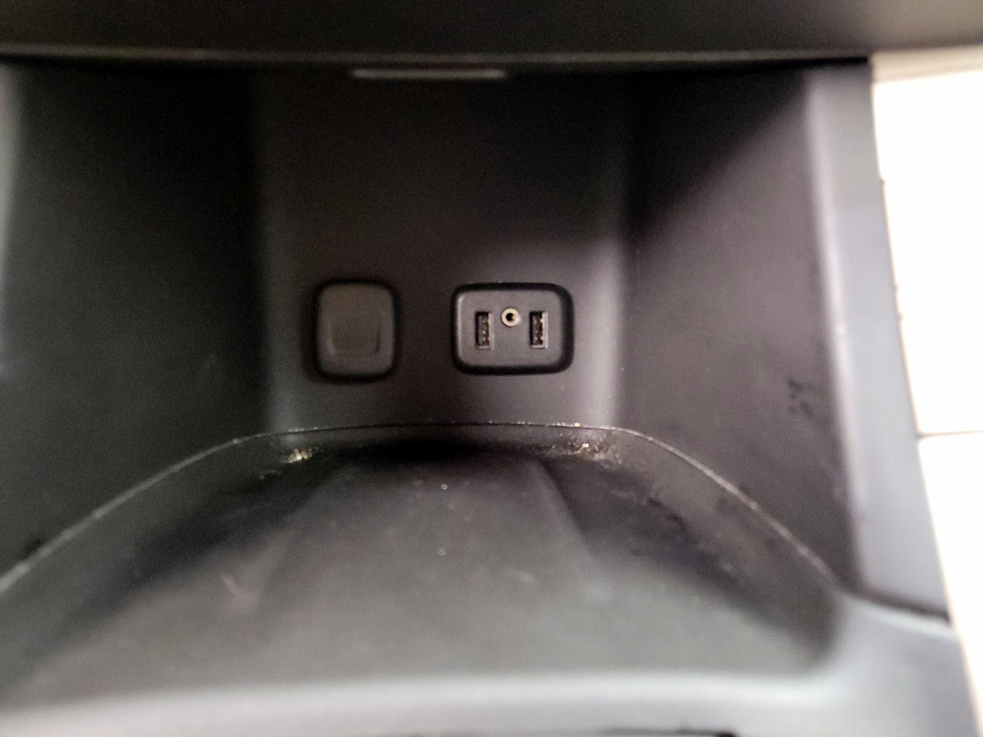 Thumbnail: 2017 GMC Acadia - 18