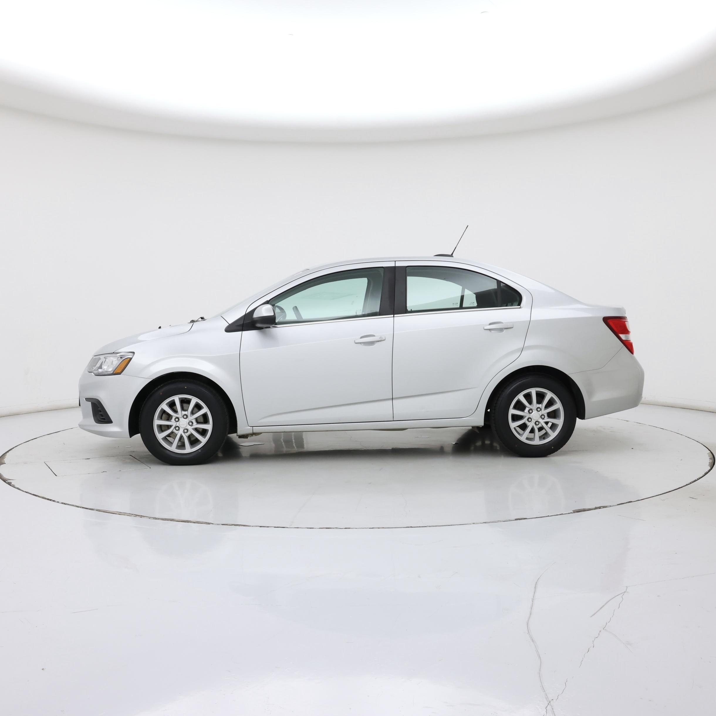 Thumbnail: 2018 Chevrolet Sonic - 3