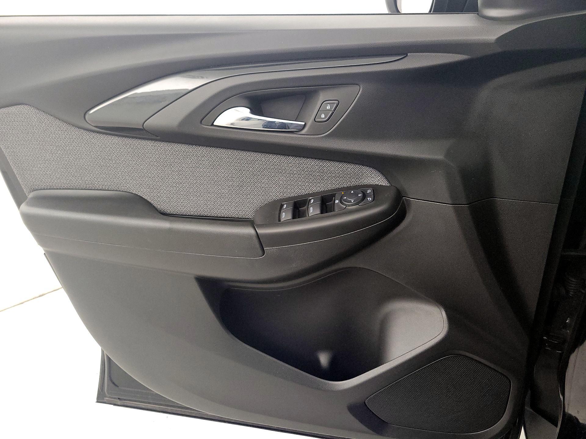 Thumbnail: 2021 Chevrolet TrailBlazer - 12