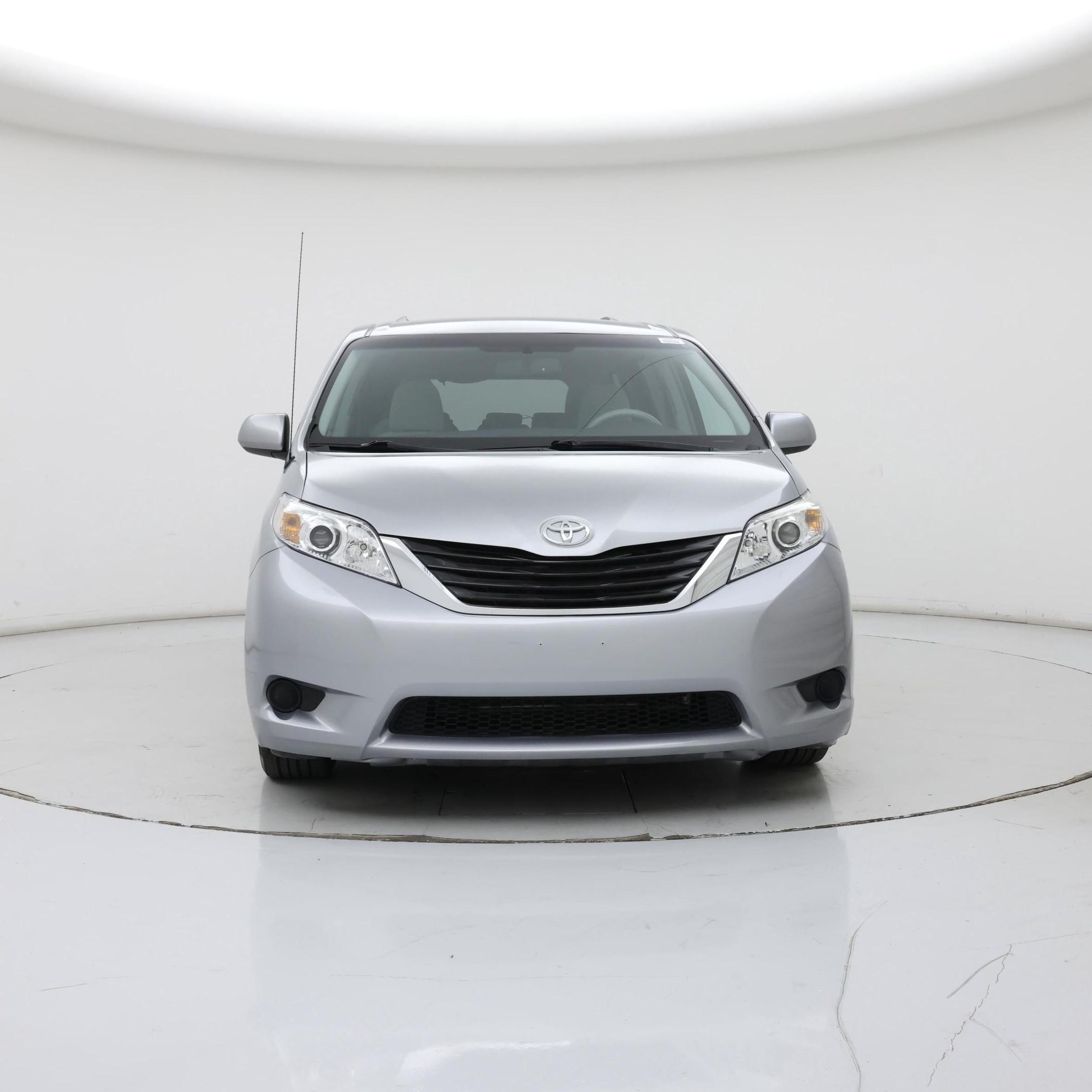 Thumbnail: 2014 Toyota Sienna - 5