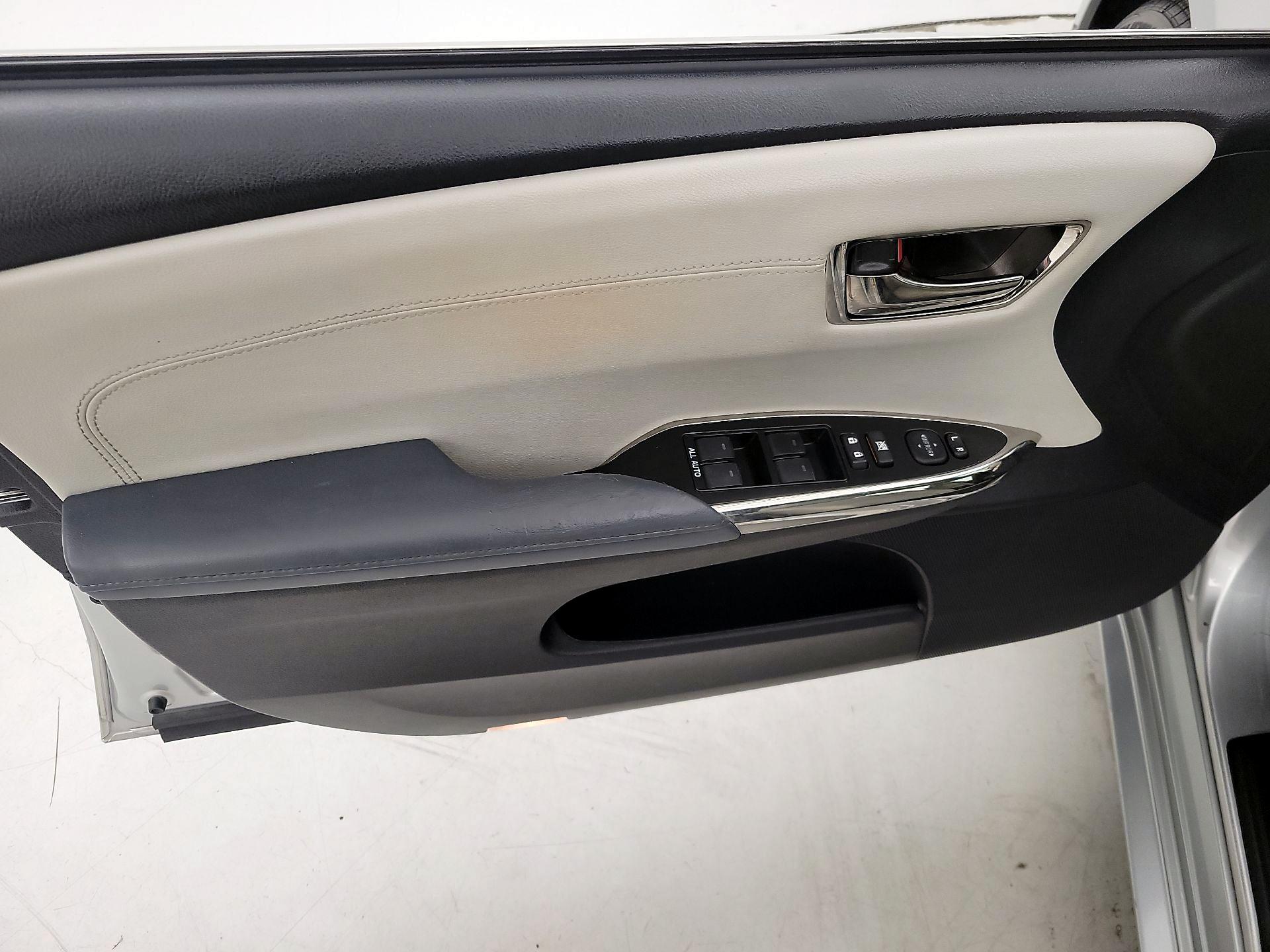 Thumbnail: 2015 Toyota Avalon - 12