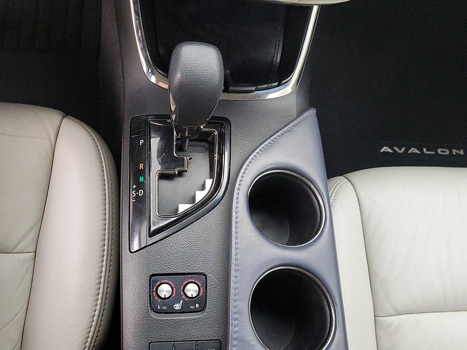 Thumbnail: 2015 Toyota Avalon - 17