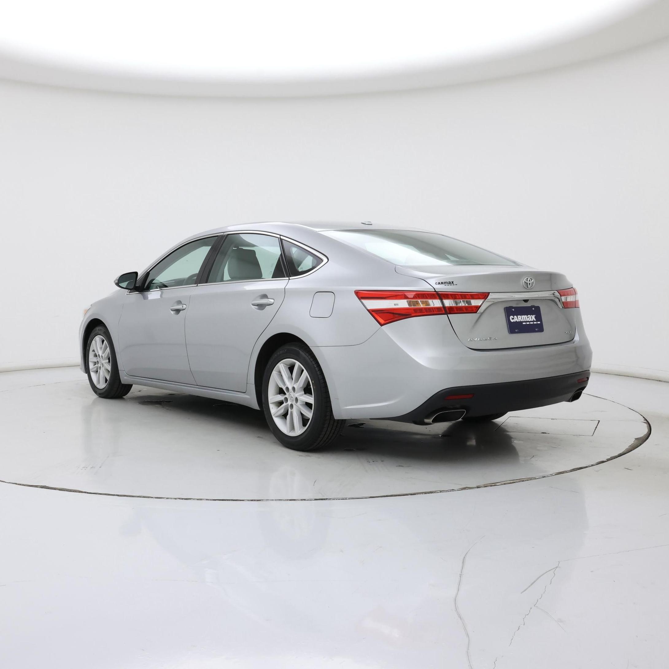 Thumbnail: 2015 Toyota Avalon - 2