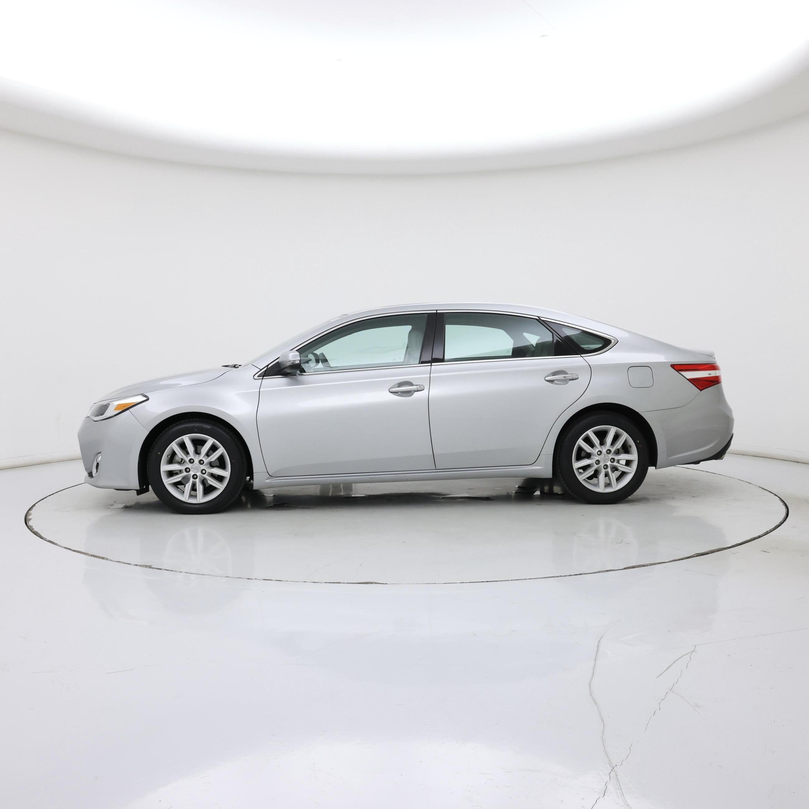 Thumbnail: 2015 Toyota Avalon - 3